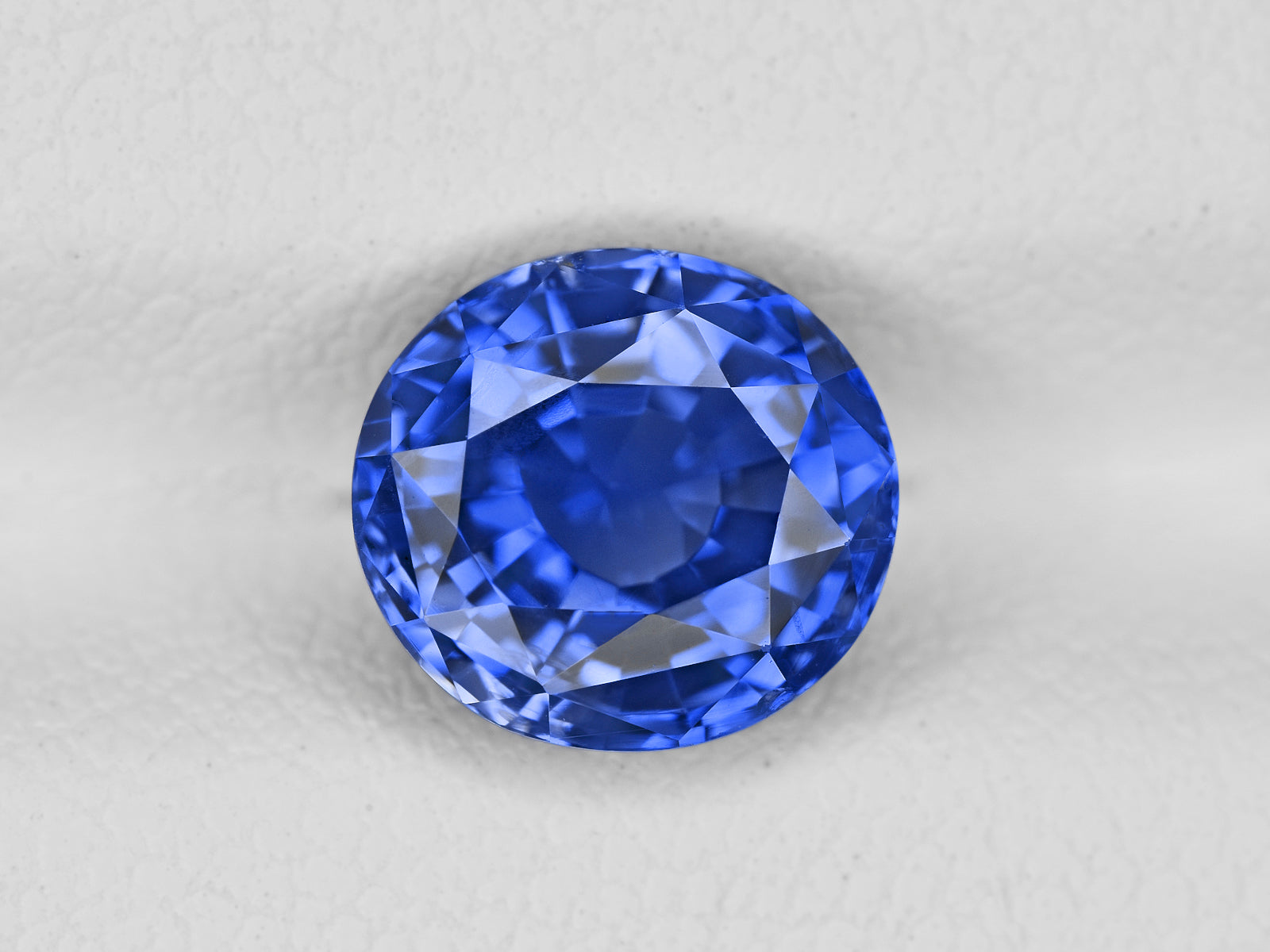 8801849-oval-fiery-intense-blue-grs-sri-lanka-natural-blue-sapphire-2.58-ct