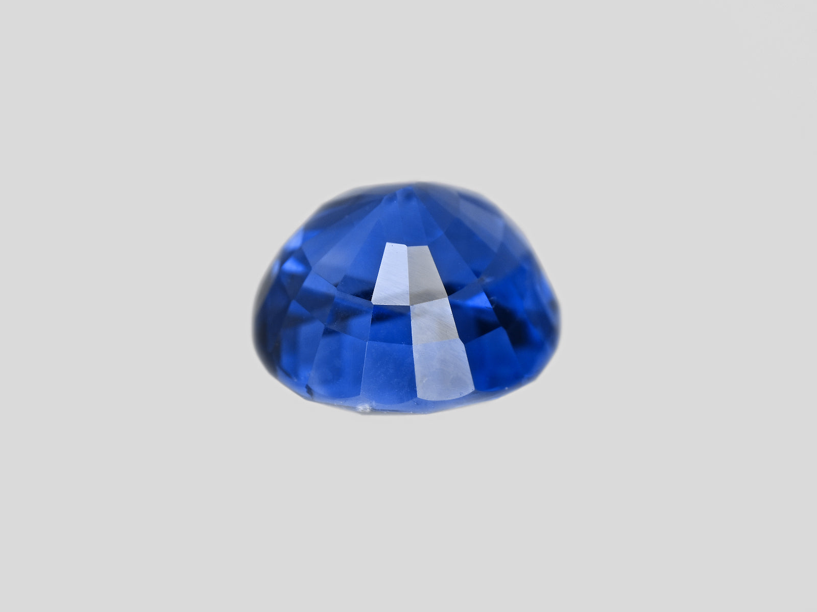 8801849-oval-fiery-intense-blue-grs-sri-lanka-natural-blue-sapphire-2.58-ct