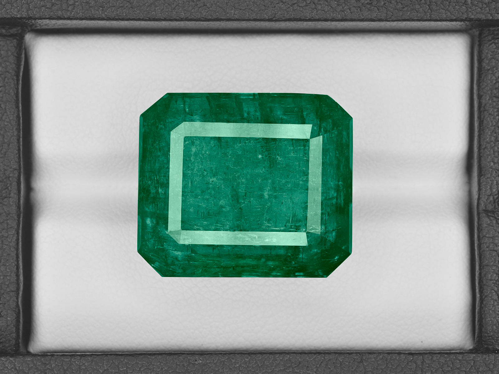 8801837-octagonal-royal-green-grs-zambia-natural-emerald-39.09-ct