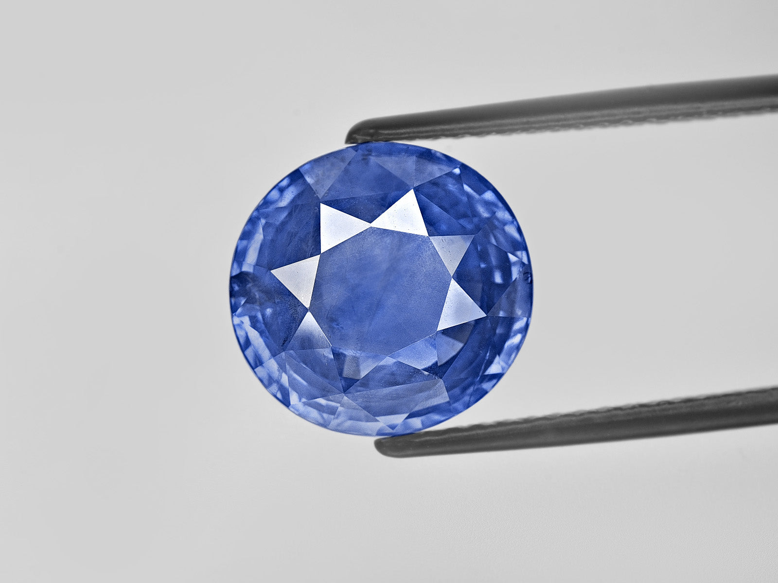 8801839-round-velvety-cornfower-blue-grs-sri-lanka-natural-blue-sapphire-11.65-ct