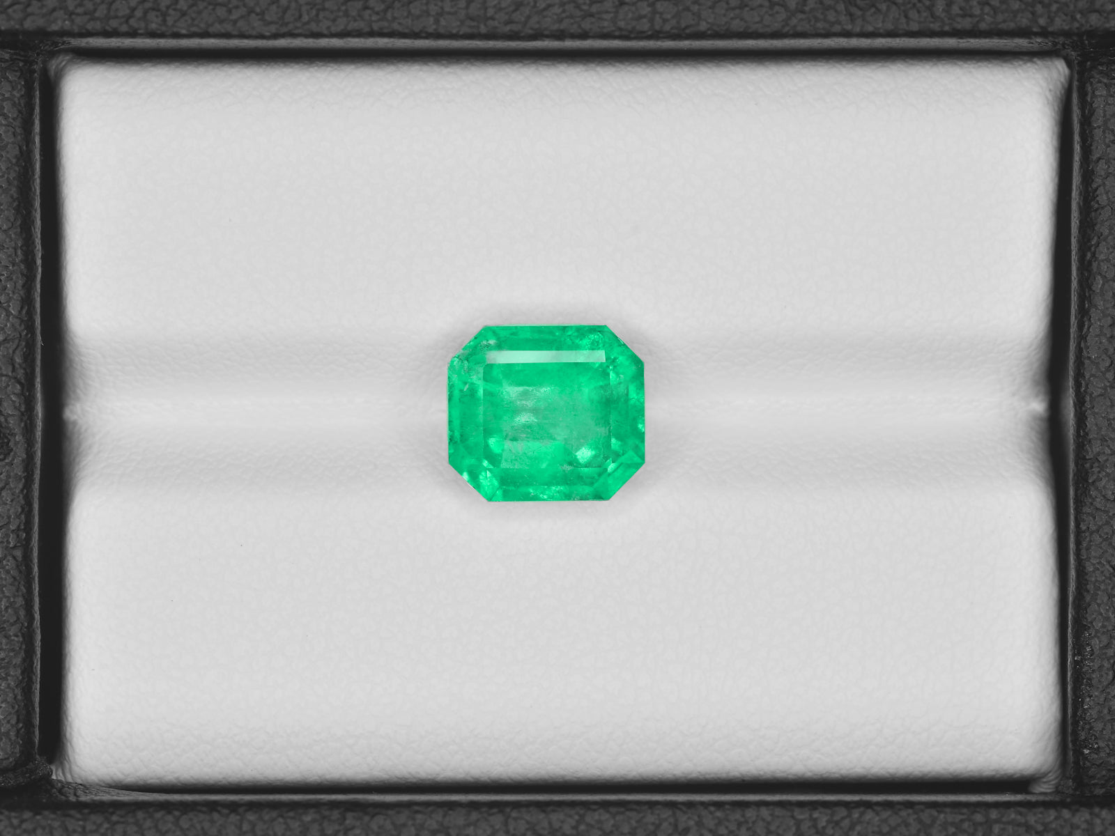 8801411-octagonal-medium-green-grs-colombia-natural-emerald-3.17-ct