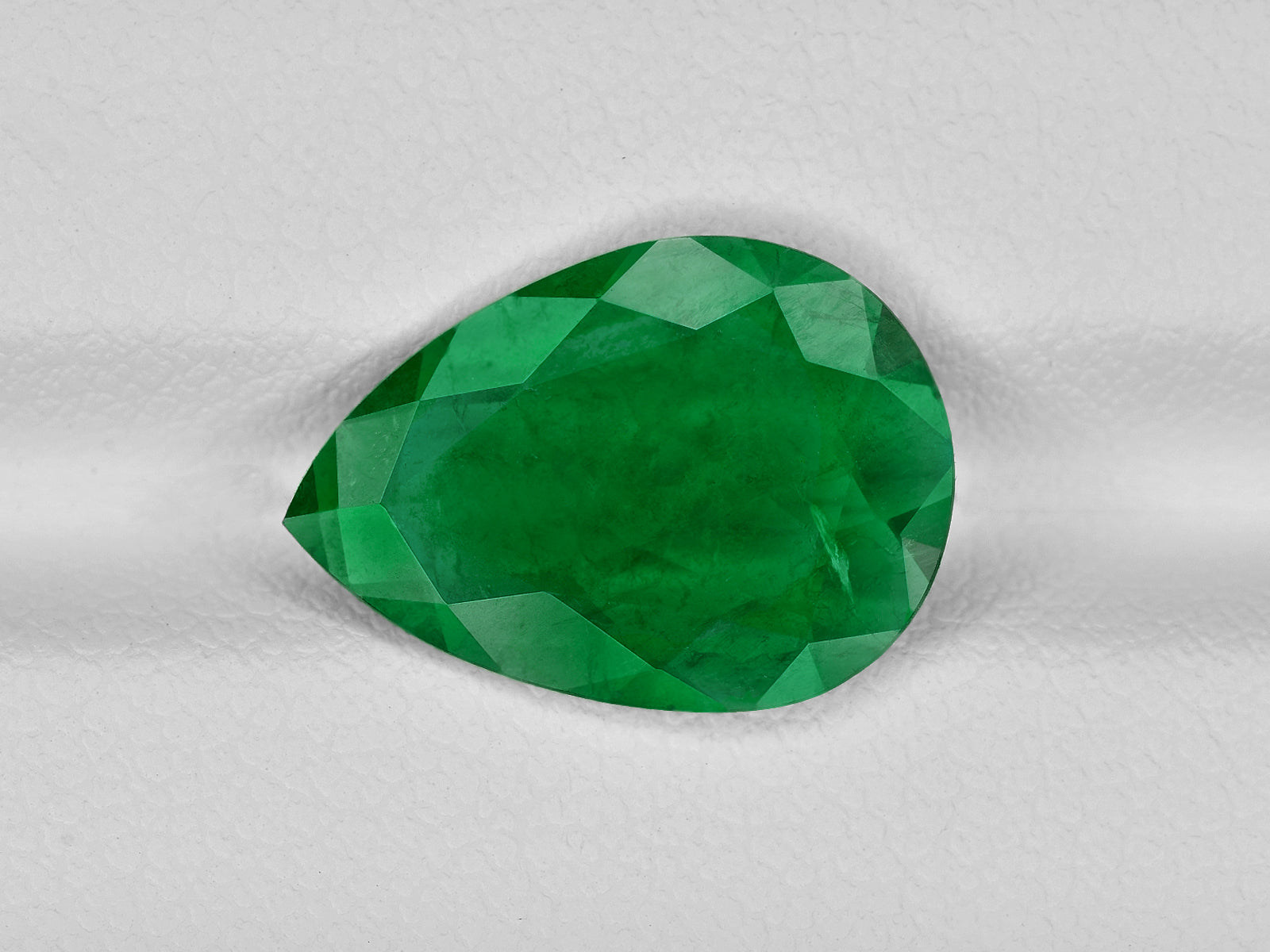 8801413-pear-rich-royal-green-grs-colombia-natural-emerald-2.74-ct
