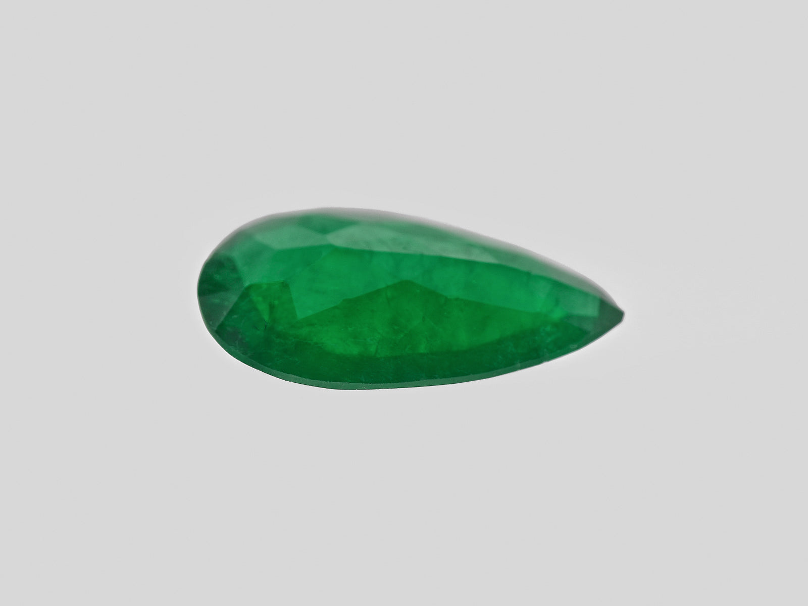 8801413-pear-rich-royal-green-grs-colombia-natural-emerald-2.74-ct