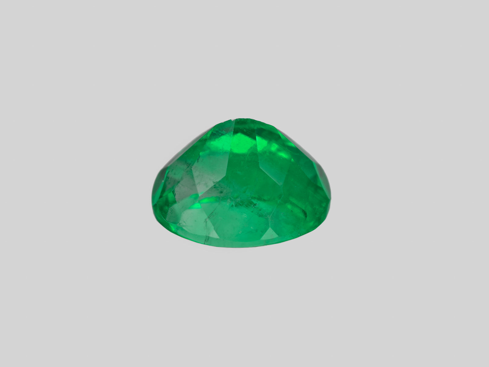 8801419-oval-lustrous-deep-green-grs-colombia-natural-emerald-2.12-ct