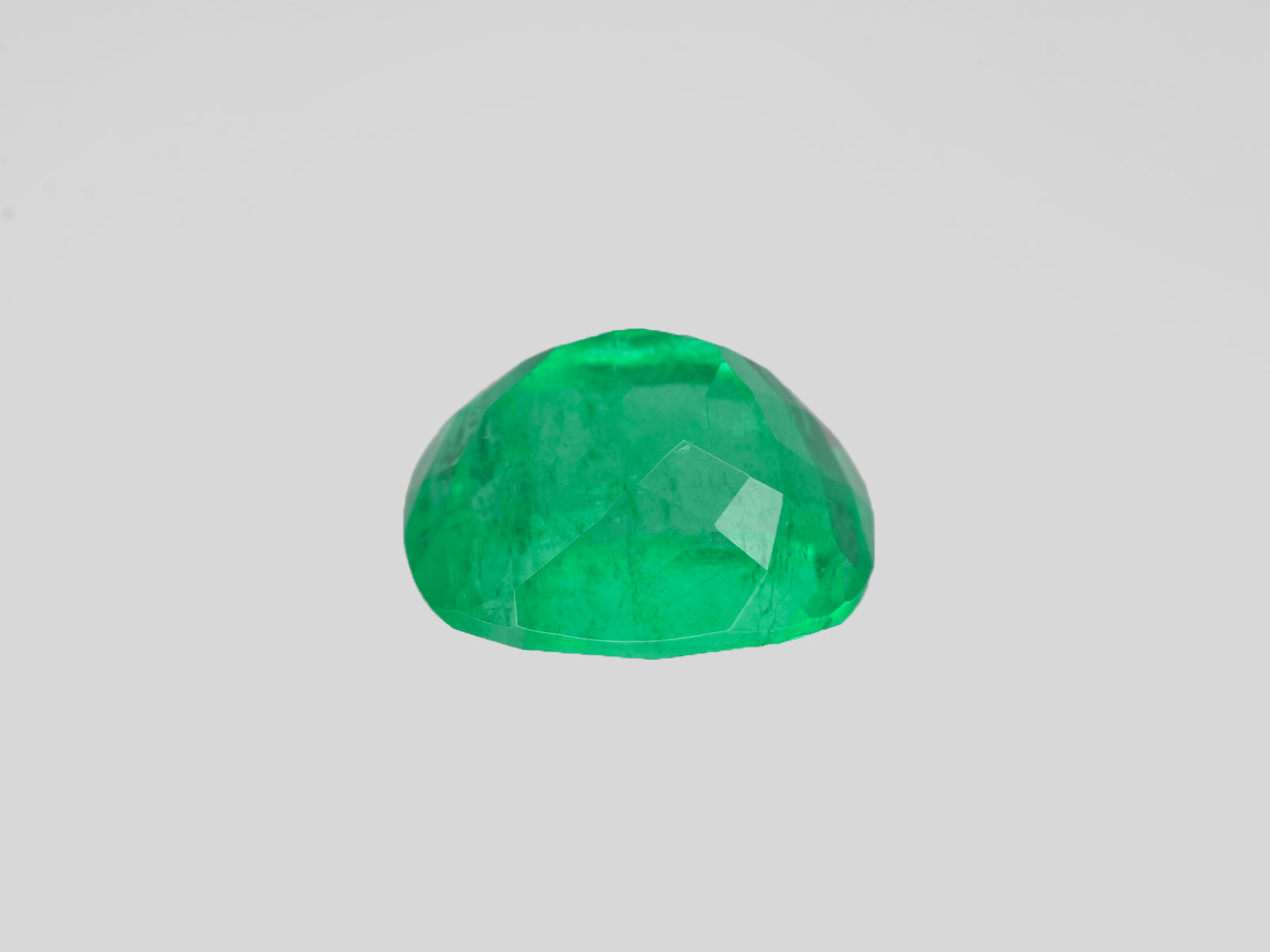 8801420-cushion-lively-intense-green-grs-colombia-natural-emerald-3.25-ct