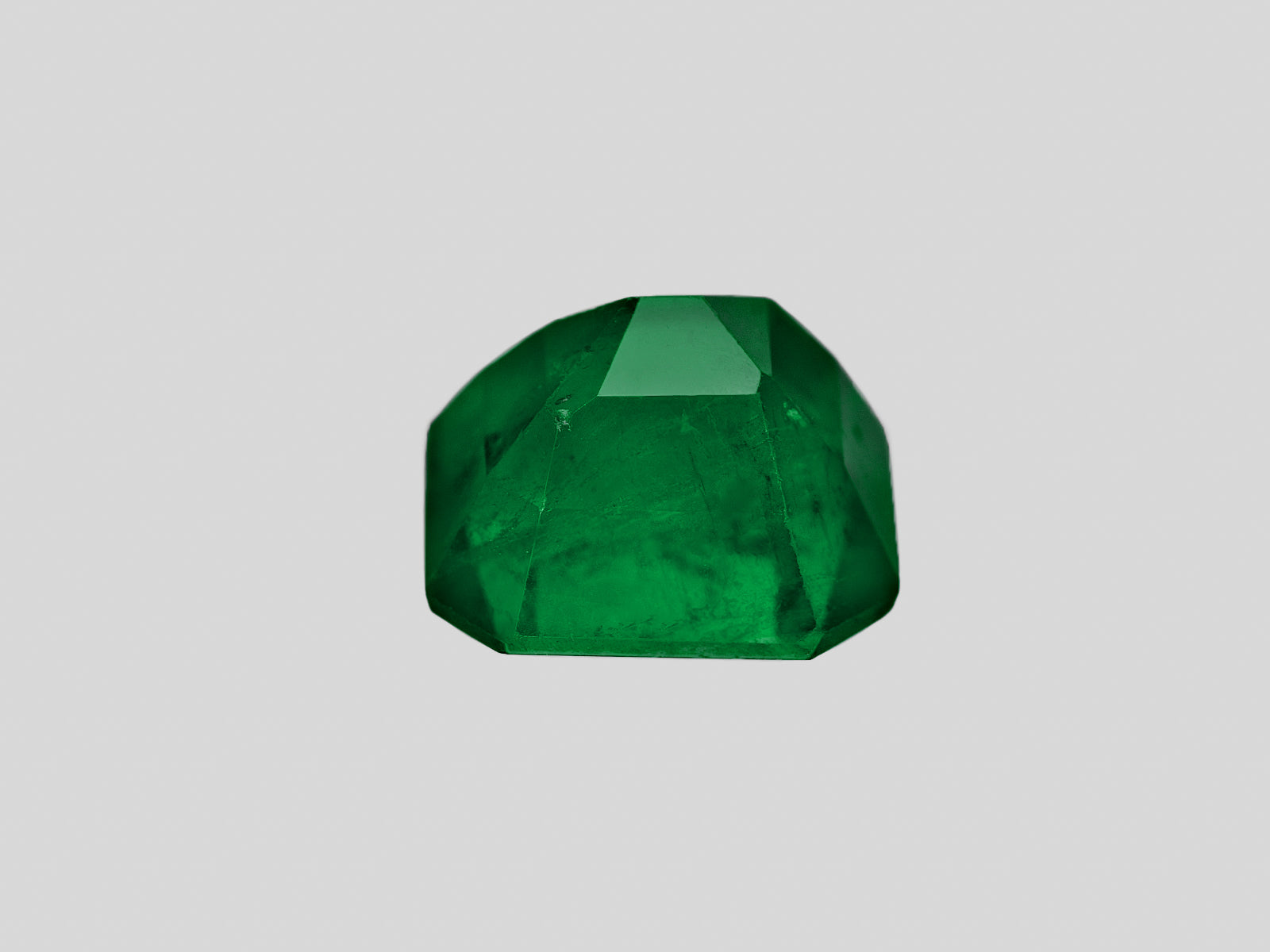 8801424-octagonal-rich-velvety-royal-green-grs-colombia-natural-emerald-2.35-ct
