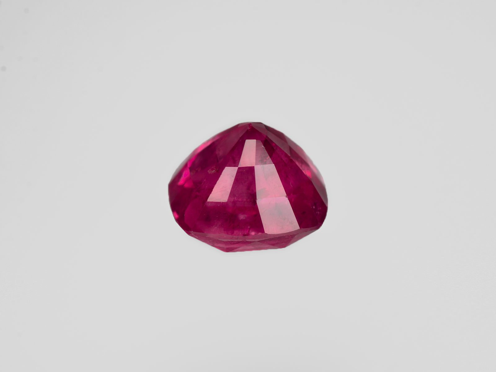 8801476-cushion-rich-deep-pinkish-red-gia-tanzania-natural-ruby-5.21-ct