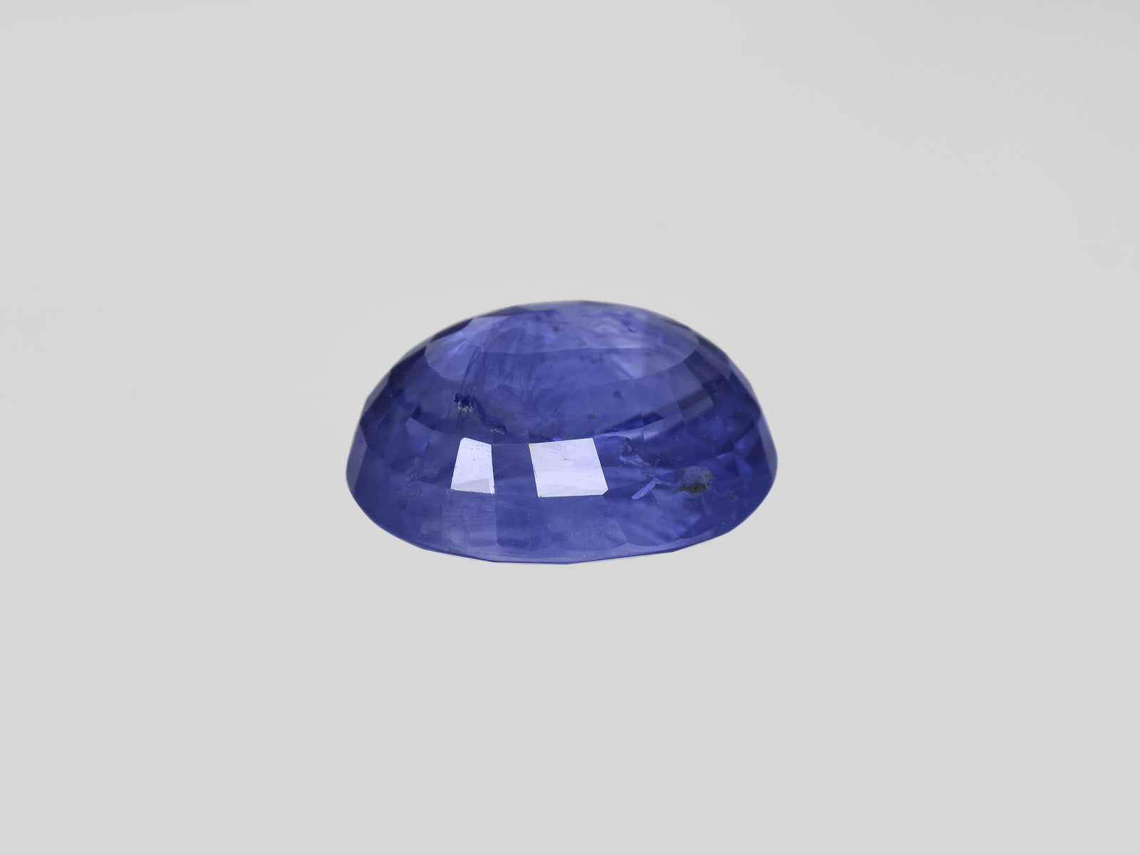 8801528-oval-rich-velvety-intense-blue-gia-sri-lanka-natural-blue-sapphire-8.61-ct