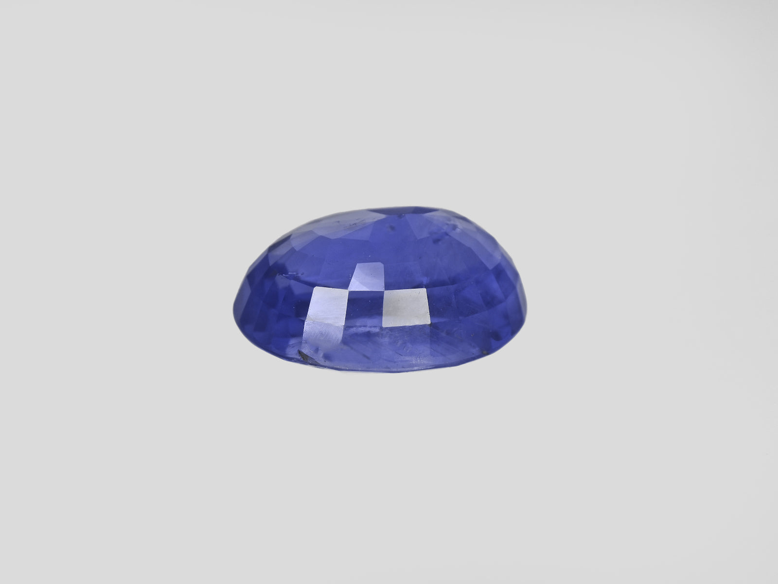 8801528-oval-rich-velvety-intense-blue-gia-sri-lanka-natural-blue-sapphire-8.61-ct