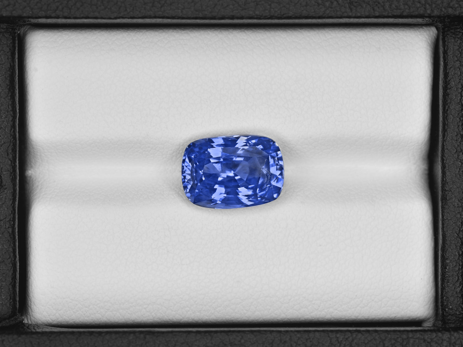 8801883-cushion-lustrous-intense-blue-gia-kashmir-natural-blue-sapphire-6.28-ct
