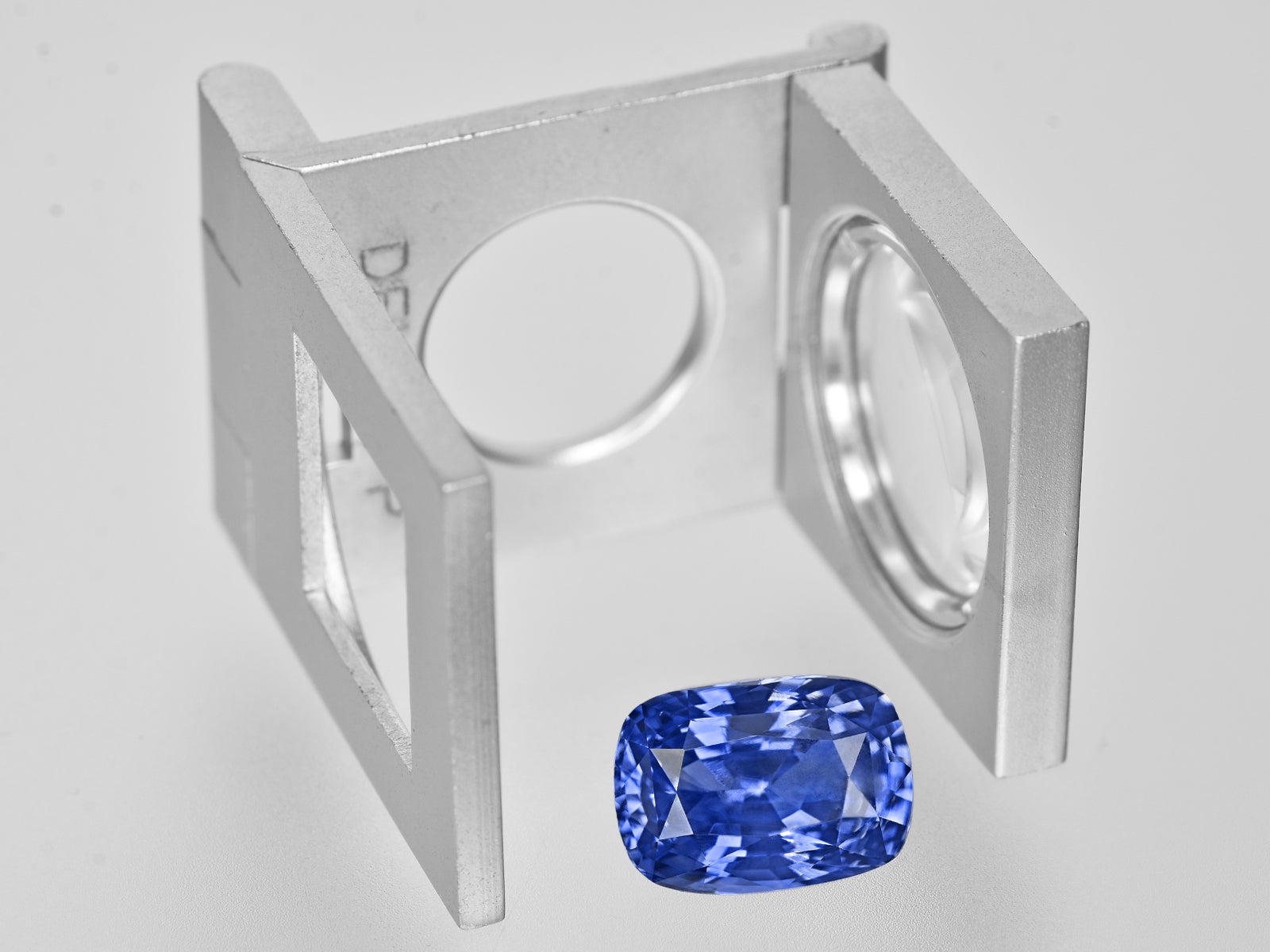 8801883-cushion-lustrous-intense-blue-gia-kashmir-natural-blue-sapphire-6.28-ct