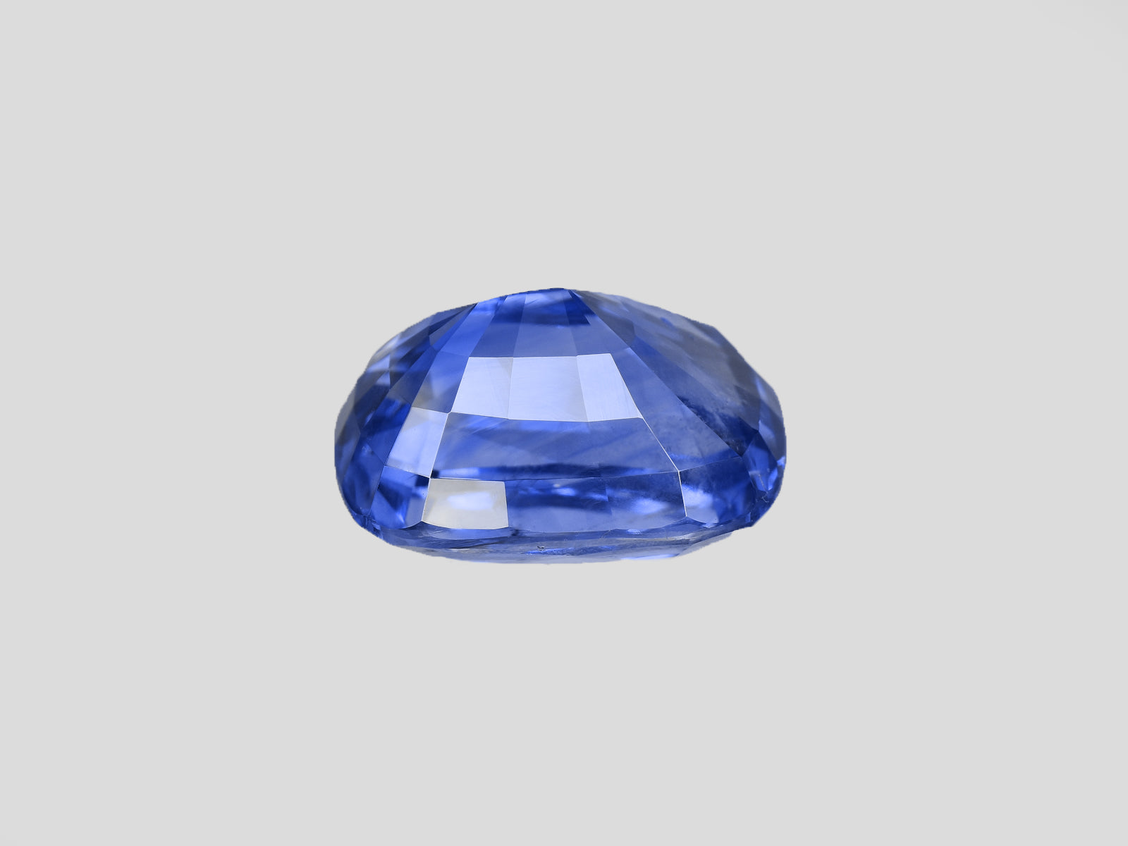 8801883-cushion-lustrous-intense-blue-gia-kashmir-natural-blue-sapphire-6.28-ct