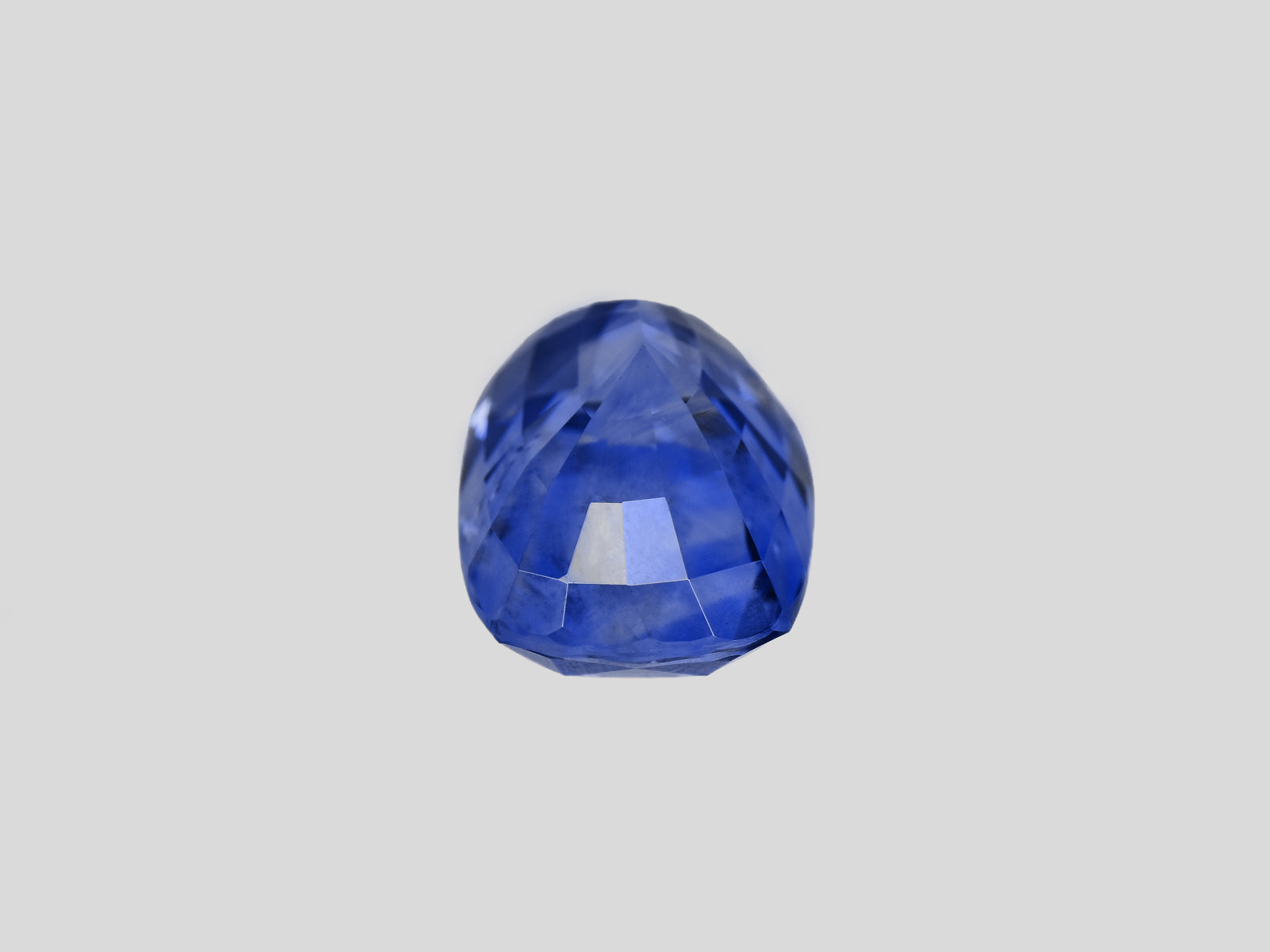 8801883-cushion-lustrous-intense-blue-gia-kashmir-natural-blue-sapphire-6.28-ct