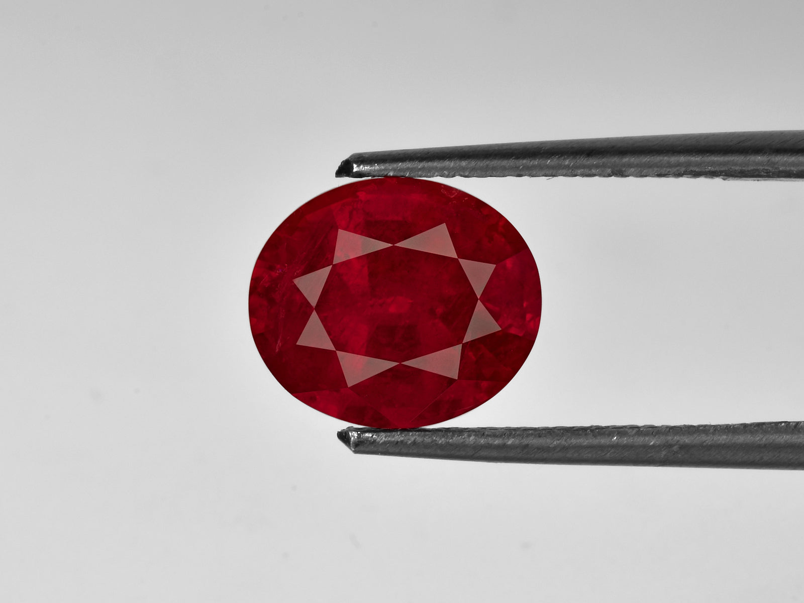 8801667-oval-rich-velvety-pigeon-blood-red-gia-grs-afghanistan-natural-ruby-5.05-ct