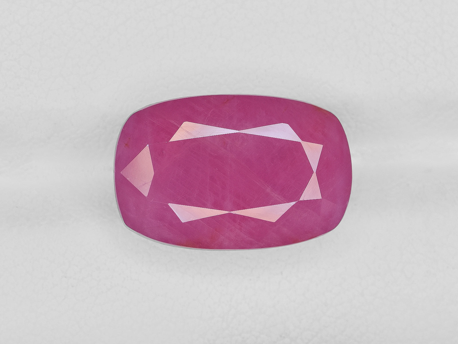 8801705-cushion-bright-pink-red-igi-guinea-natural-ruby-13.28-ct