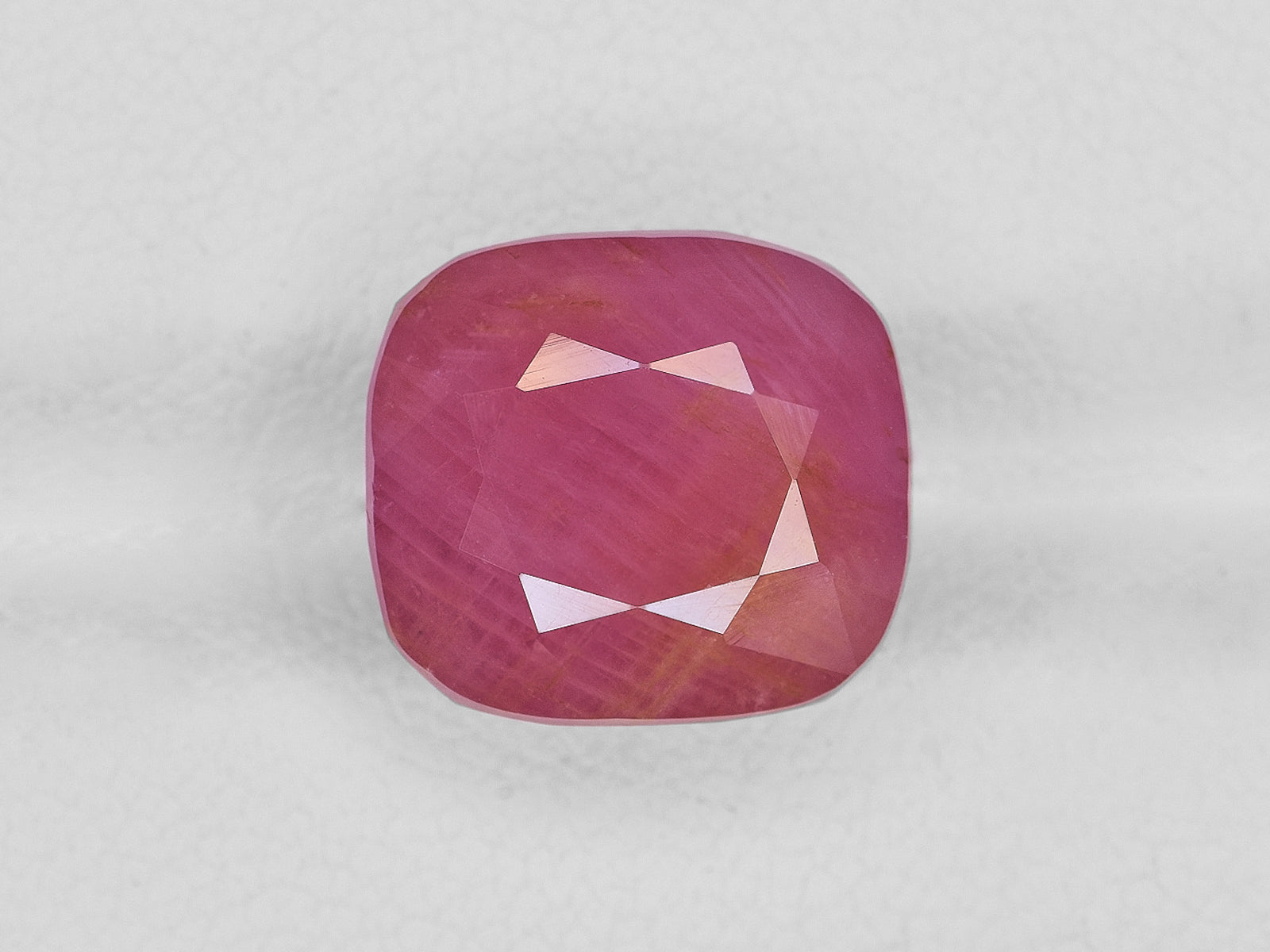 8801707-cushion-pink-red-igi-guinea-natural-ruby-10.69-ct