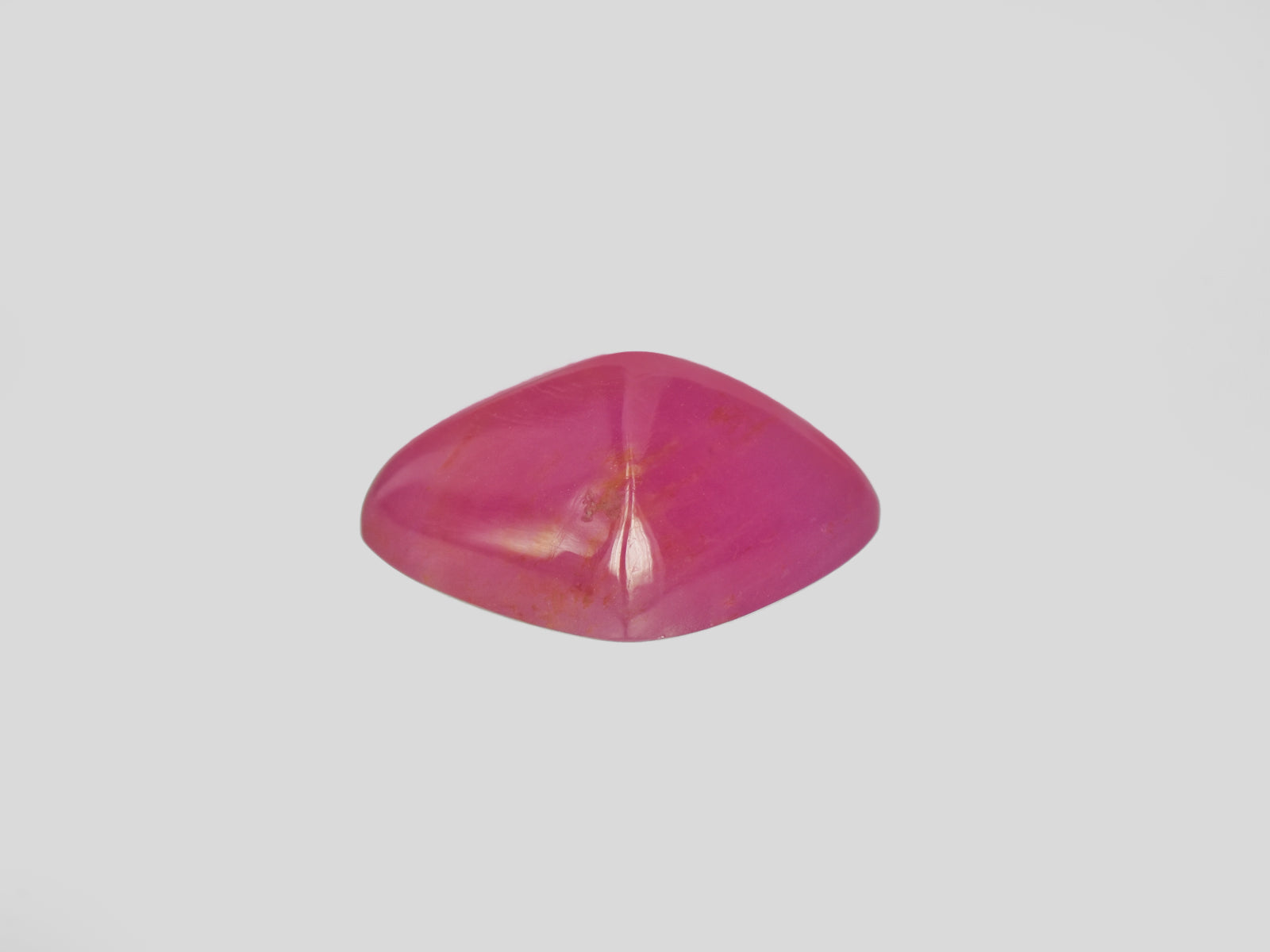 8801711-cabochon-bright-pink-red-igi-guinea-natural-ruby-5.35-ct