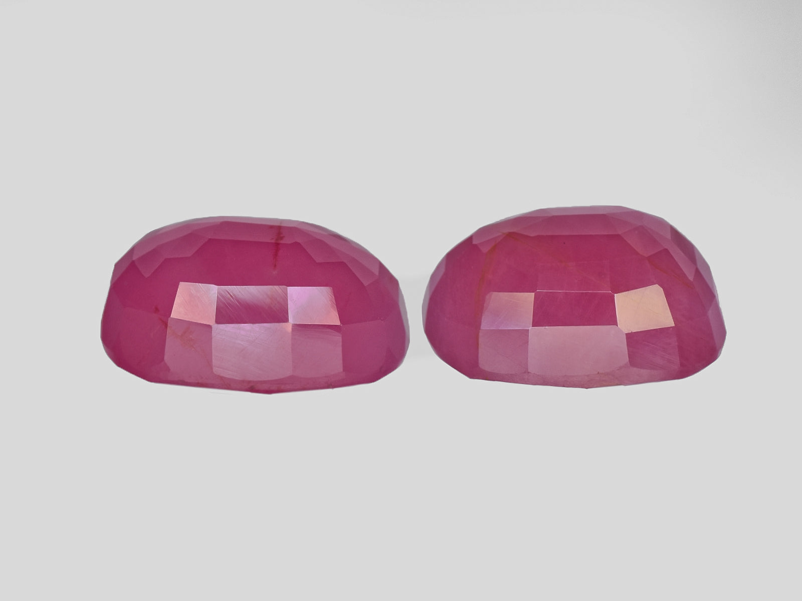8801720-oval-deep-pink-red-igi-guinea-natural-ruby-29.96-ct