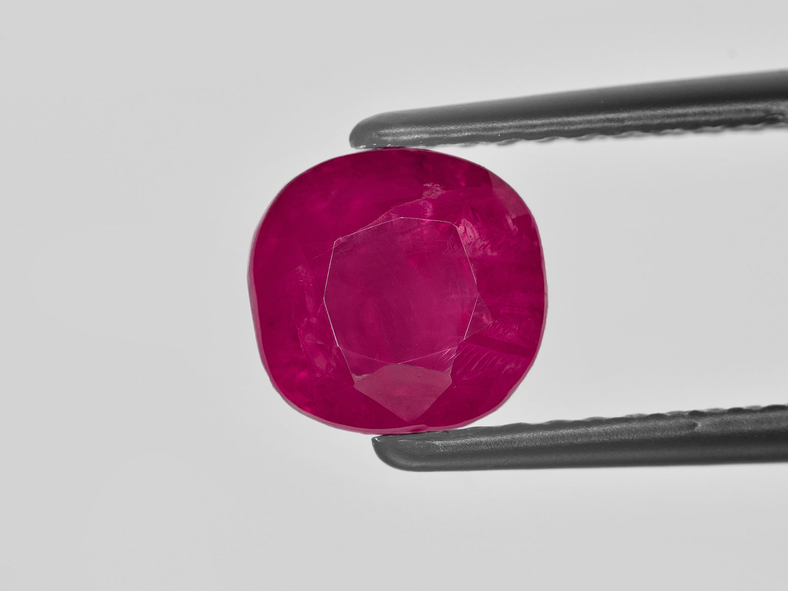 8801904-cushion-deep-purplish-red-gia-burma-natural-ruby-3.49-ct