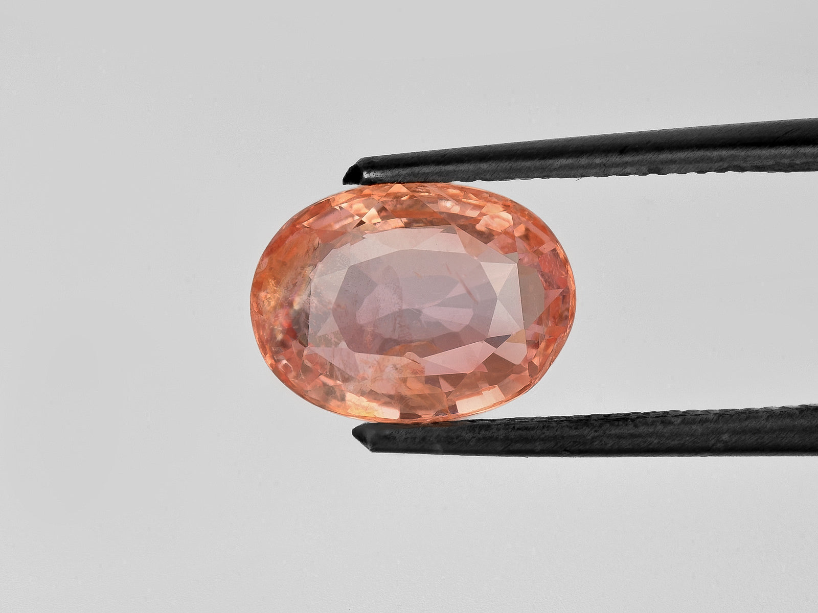 8801670-oval-intense-pinkish-orange-aigs-sri-lanka-natural-padparadscha-3.78-ct