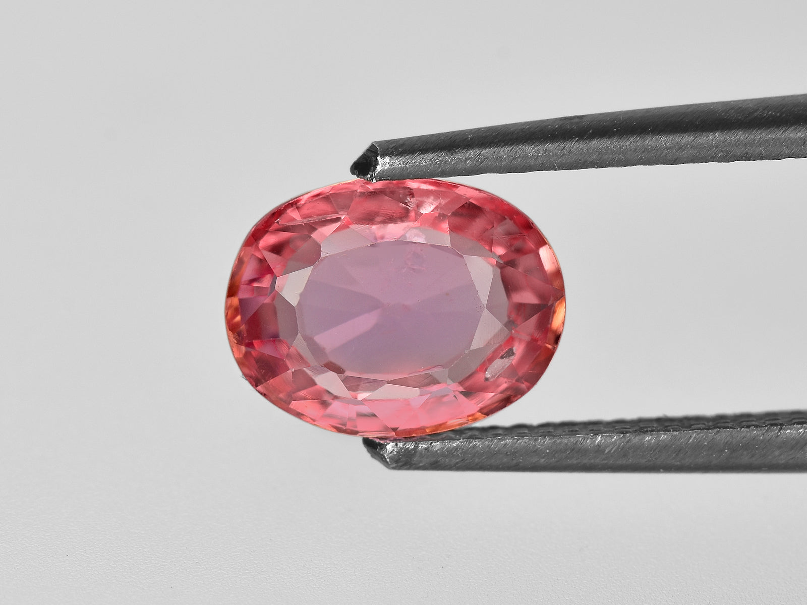 8801672-oval-orangy-pink-gia-madagascar-natural-padparadscha-1.95-ct