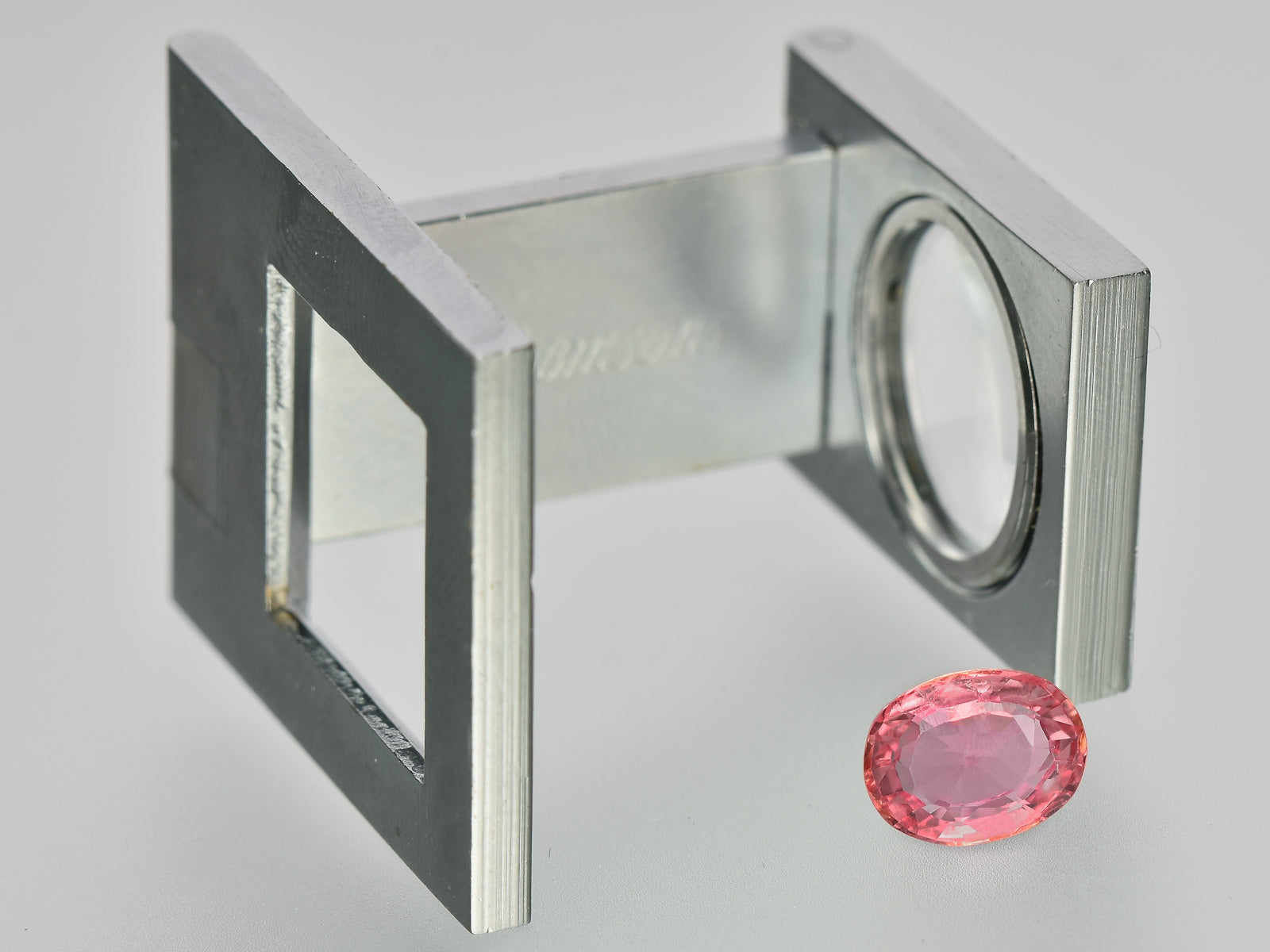 8801672-oval-orangy-pink-gia-madagascar-natural-padparadscha-1.95-ct