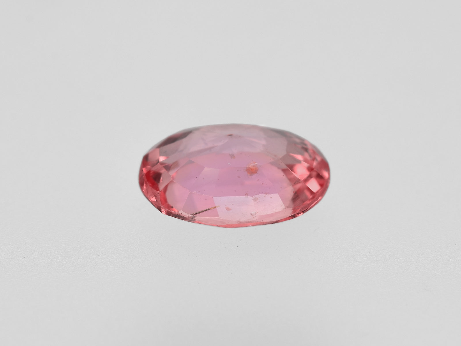 8801672-oval-orangy-pink-gia-madagascar-natural-padparadscha-1.95-ct