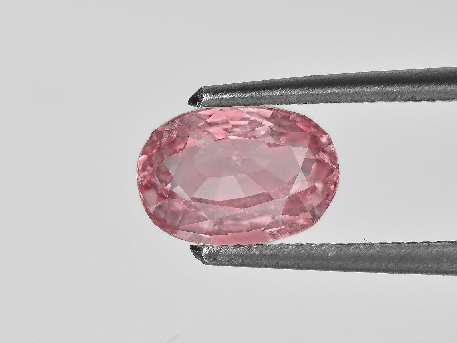 8801673-oval-soft-orangy-pink-gia-madagascar-natural-padparadscha-1.95-ct