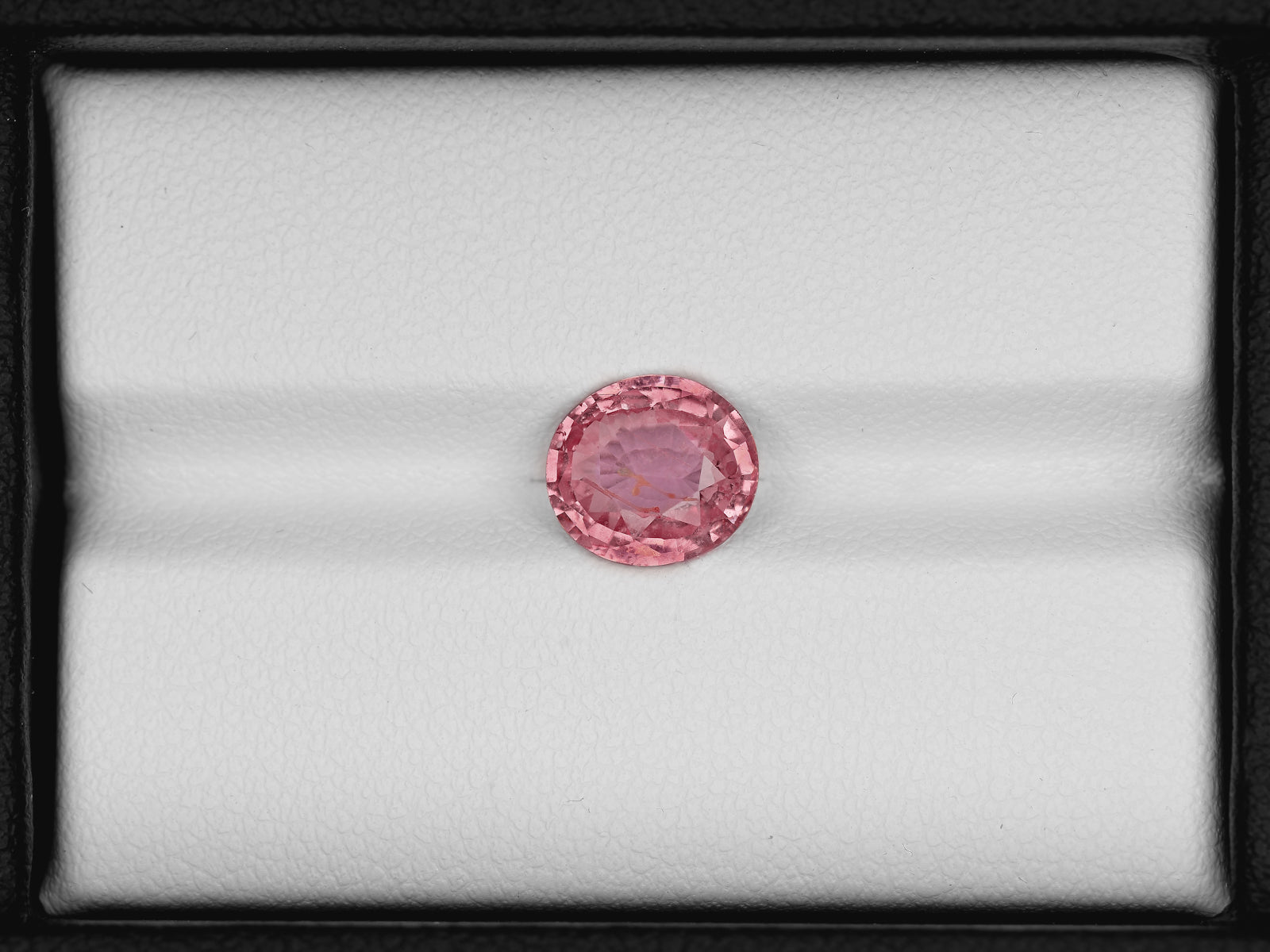 8801674-oval-orangy-pink-gia-madagascar-natural-padparadscha-1.95-ct