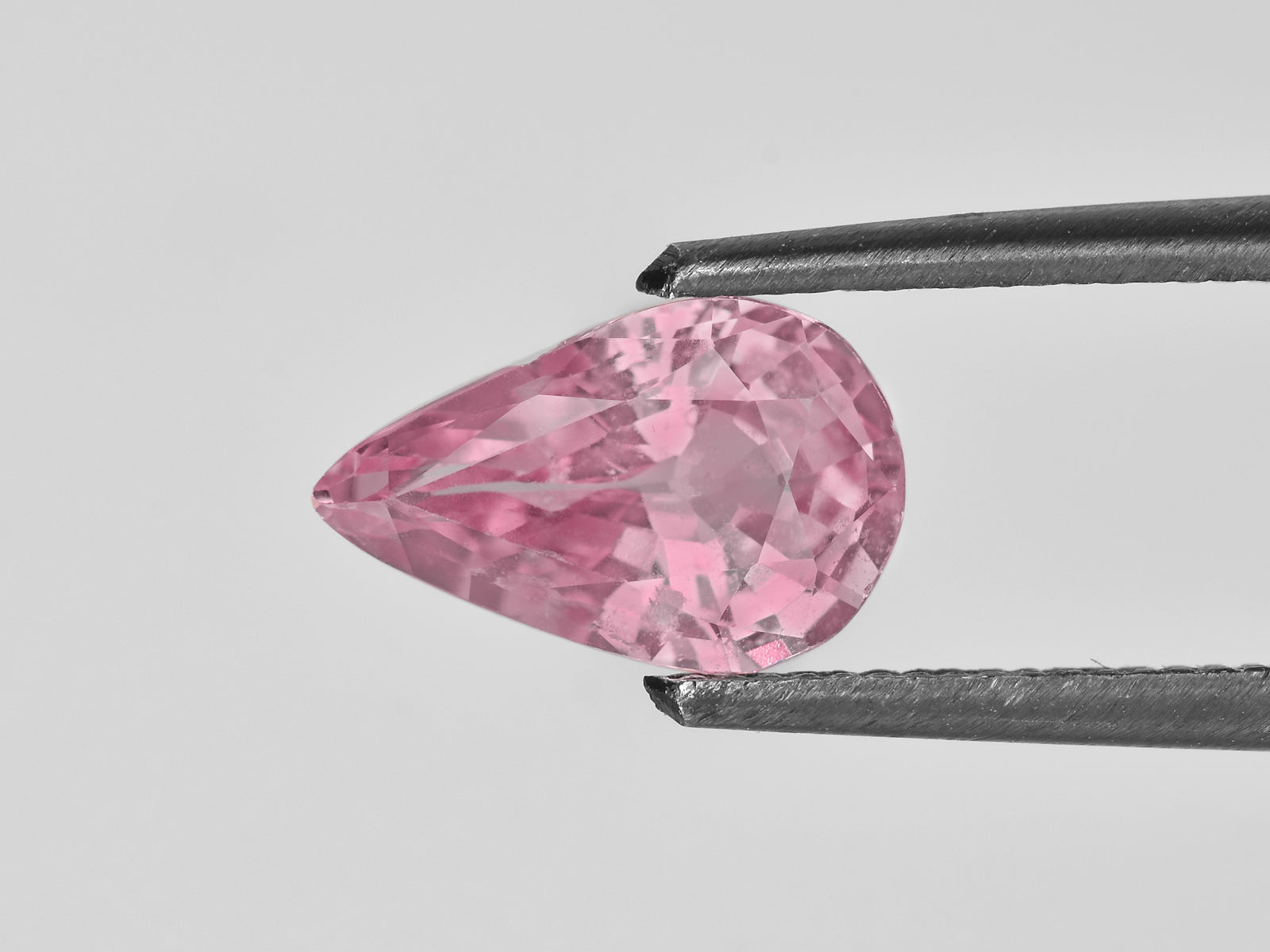 8801675-pear-orangy-pink-gia-madagascar-natural-padparadscha-1.77-ct