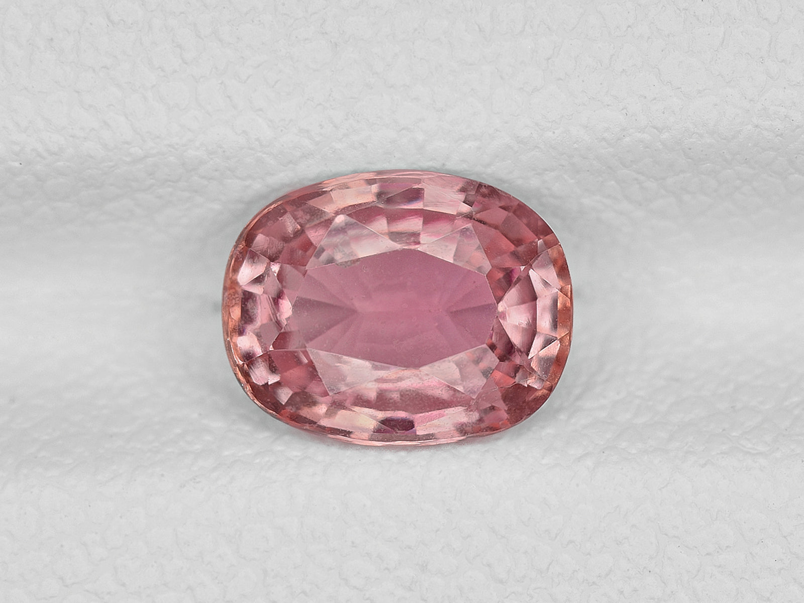 8801676-oval-orangy-pink-gia-madagascar-natural-padparadscha-1.44-ct