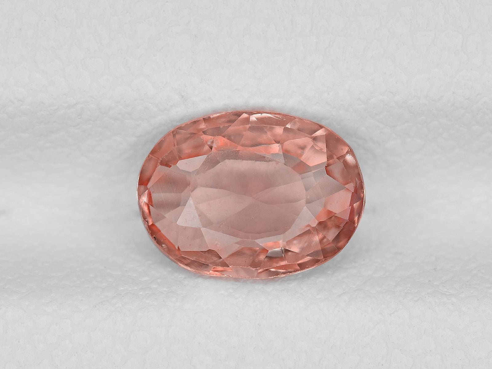 8801677-oval-soft-pinkish-orange-gia-madagascar-natural-padparadscha-1.38-ct