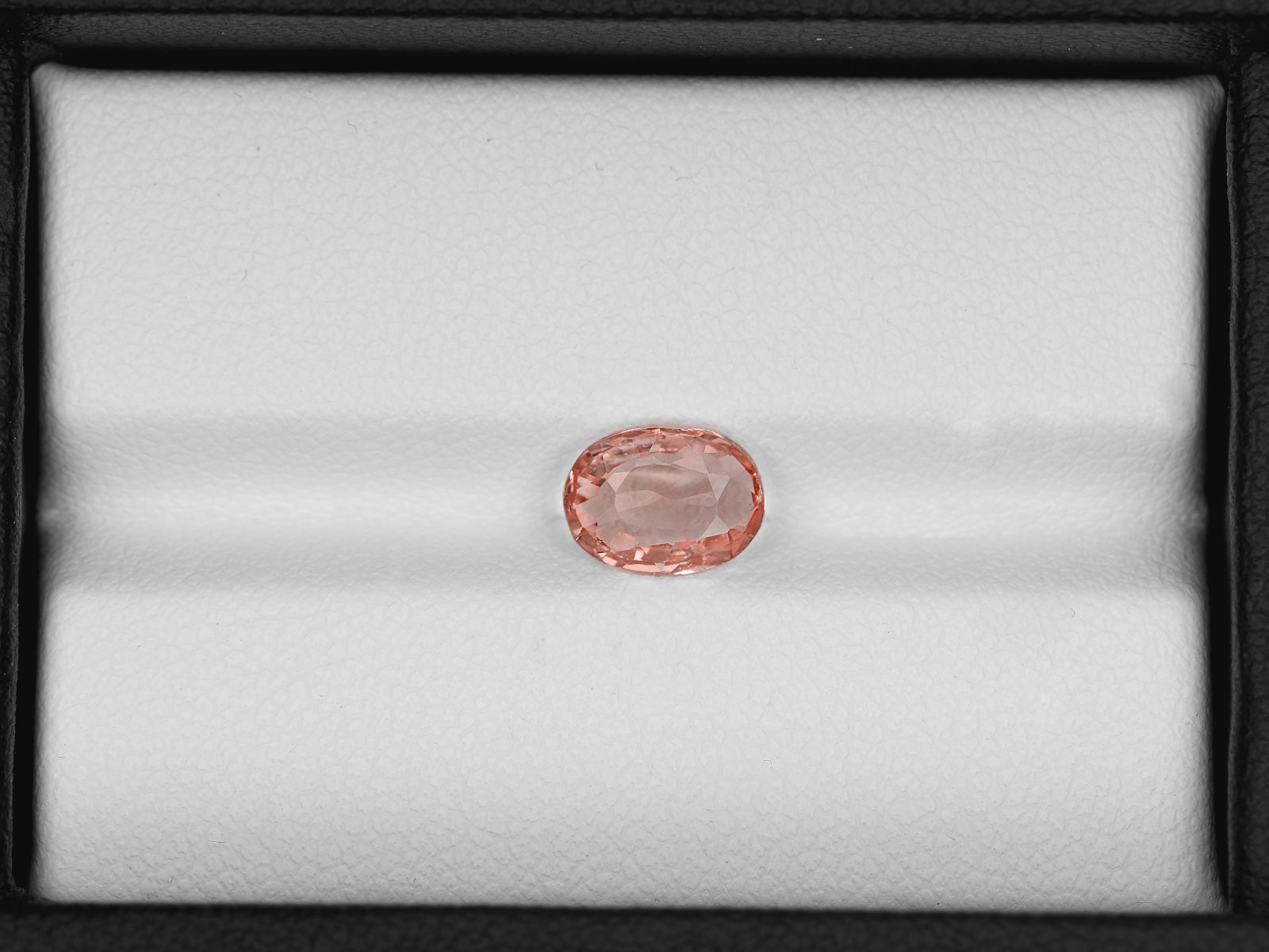 8801677-oval-soft-pinkish-orange-gia-madagascar-natural-padparadscha-1.38-ct