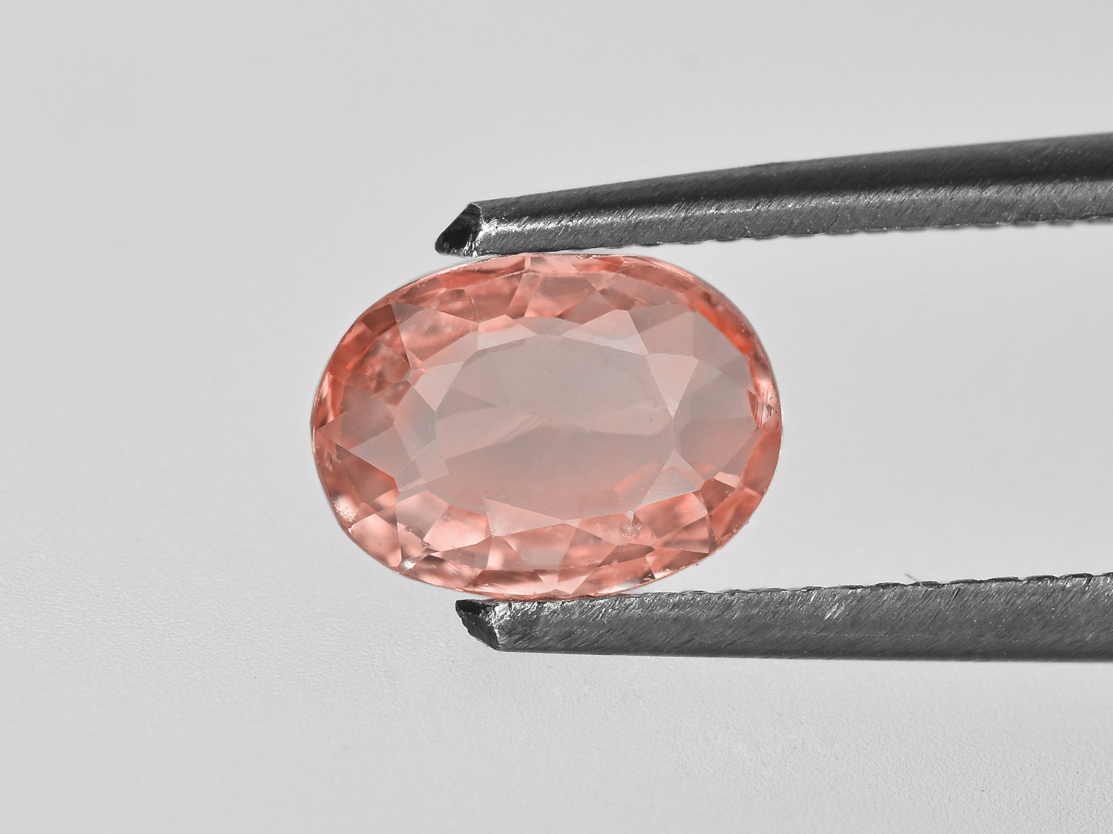 8801677-oval-soft-pinkish-orange-gia-madagascar-natural-padparadscha-1.38-ct