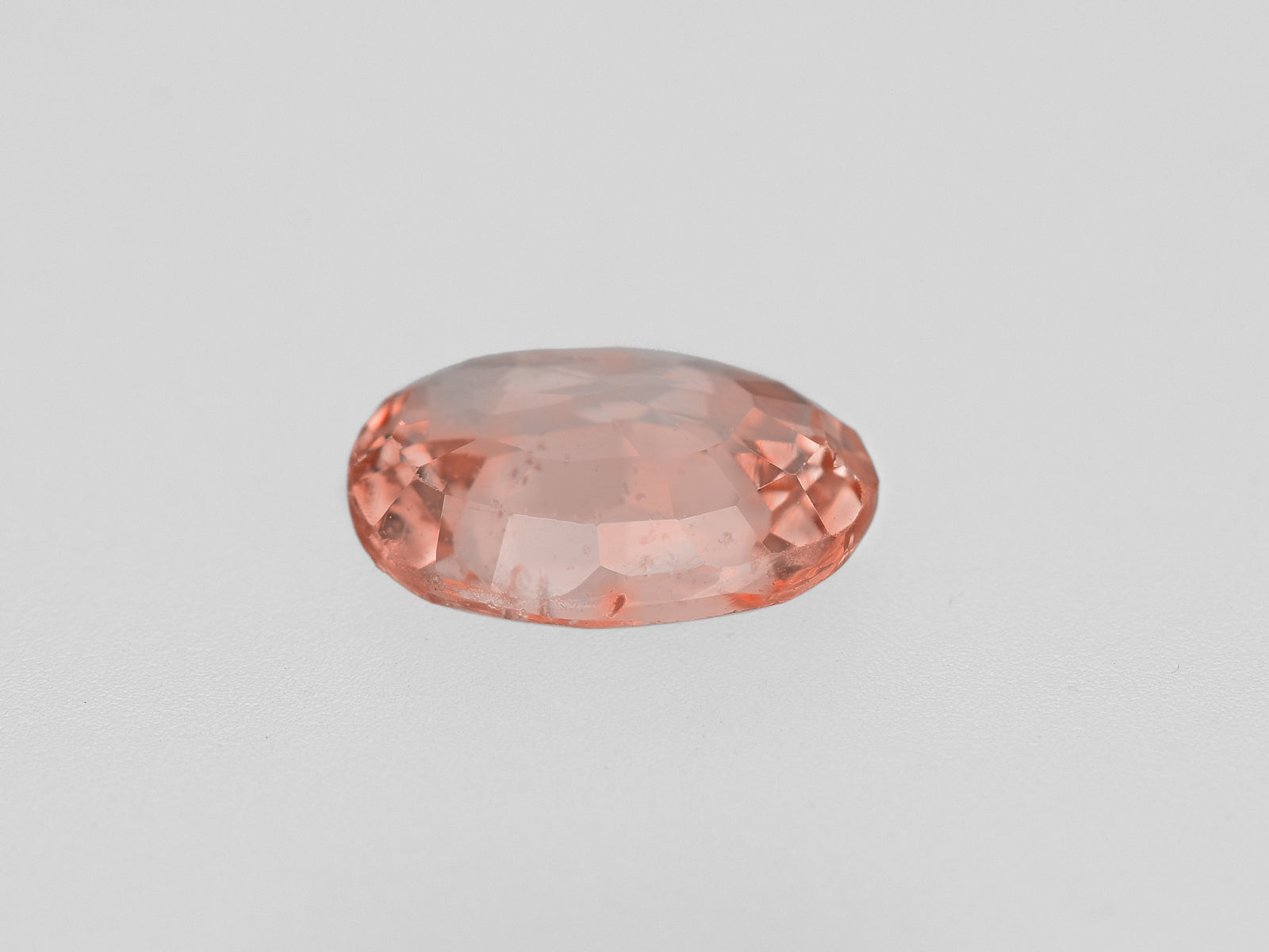 8801677-oval-soft-pinkish-orange-gia-madagascar-natural-padparadscha-1.38-ct