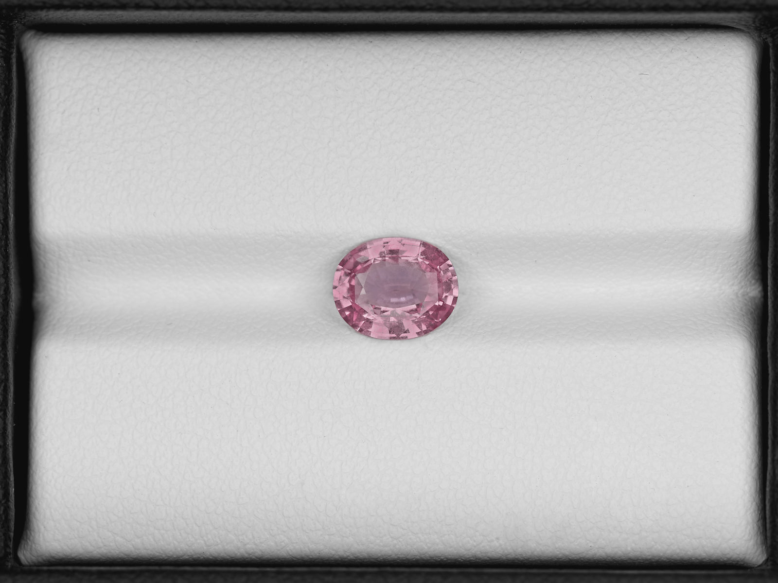 8801678-oval-lustrous-orangy-pink-gia-madagascar-natural-padparadscha-1.38-ct