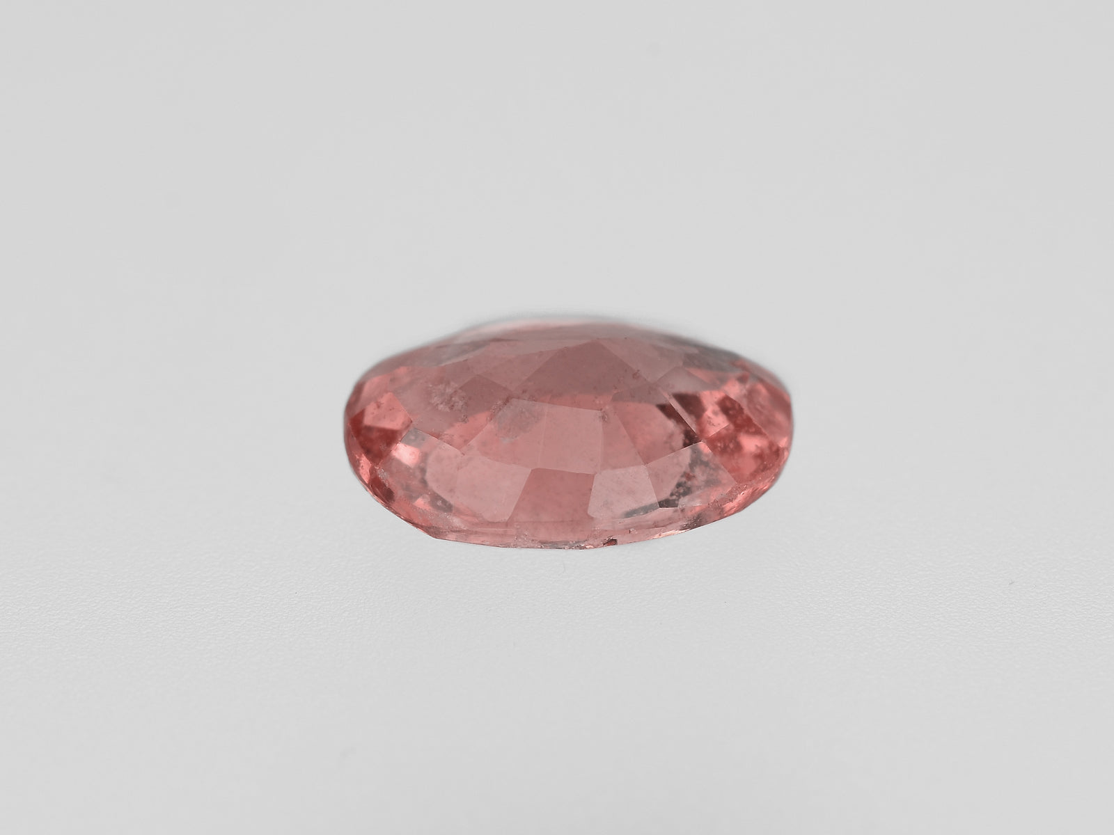 8801680-oval-pinkish-orange-gia-madagascar-natural-padparadscha-1.32-ct