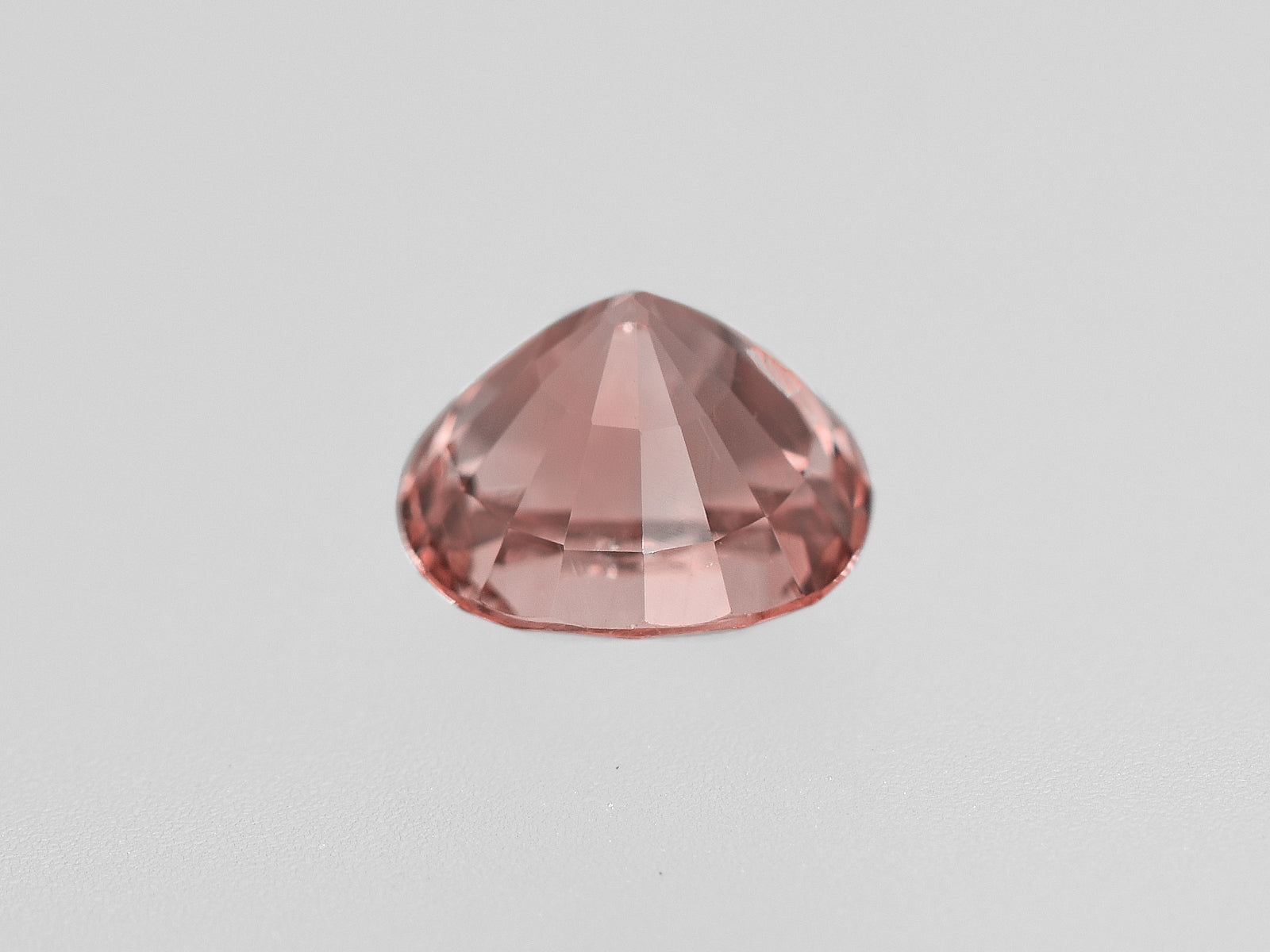 8801684-round-fiery-pinkish-orange-gia-madagascar-natural-padparadscha-1.14-ct