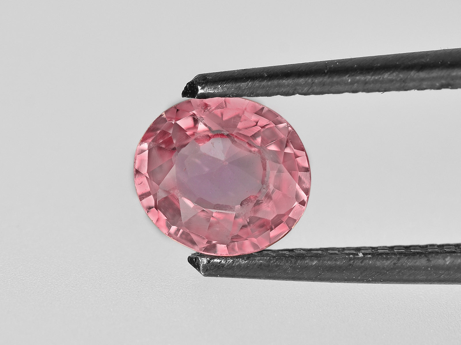 8801685-oval-soft-orangy-pink-gia-madagascar-natural-padparadscha-1.09-ct