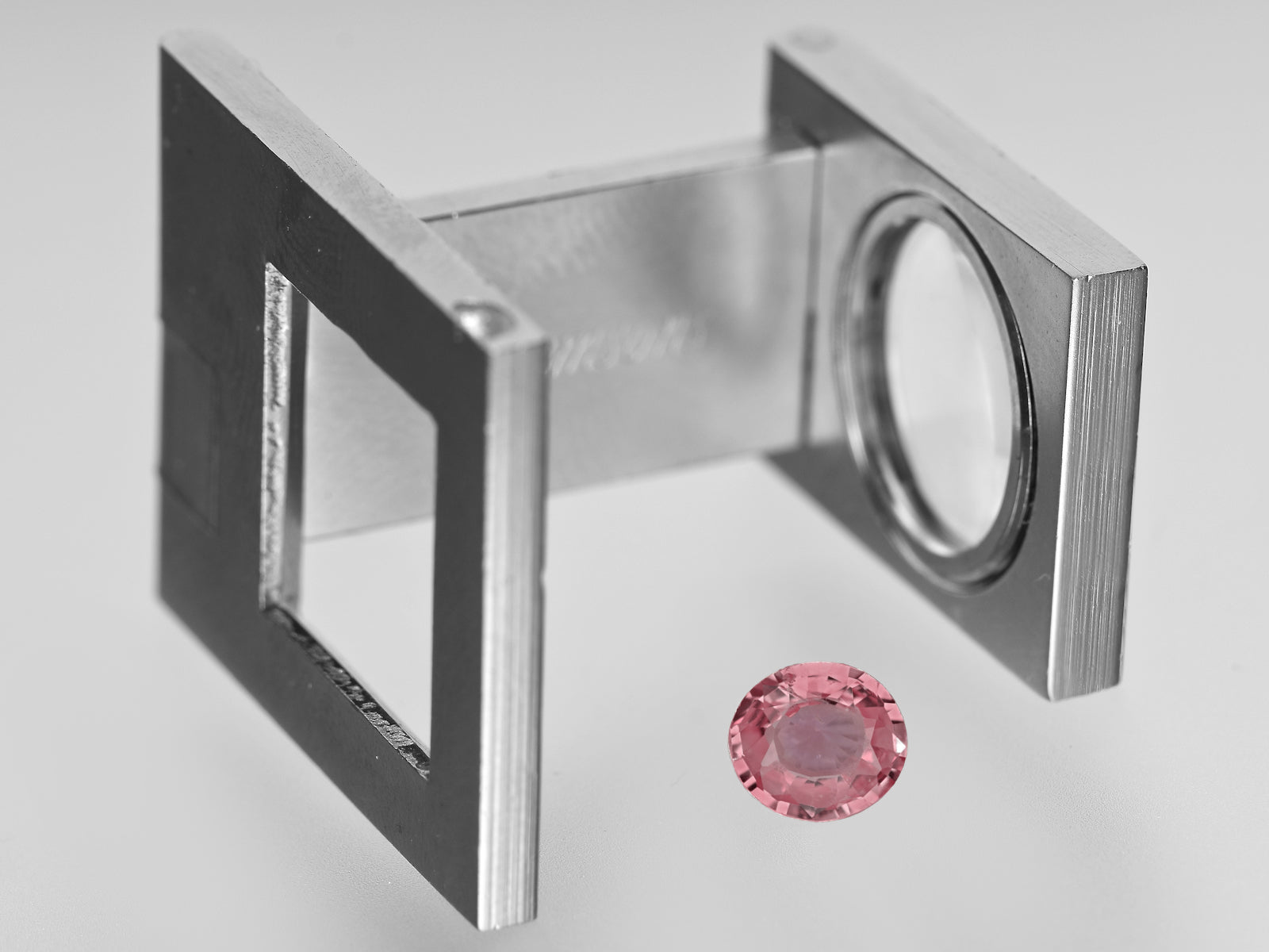 8801685-oval-soft-orangy-pink-gia-madagascar-natural-padparadscha-1.09-ct