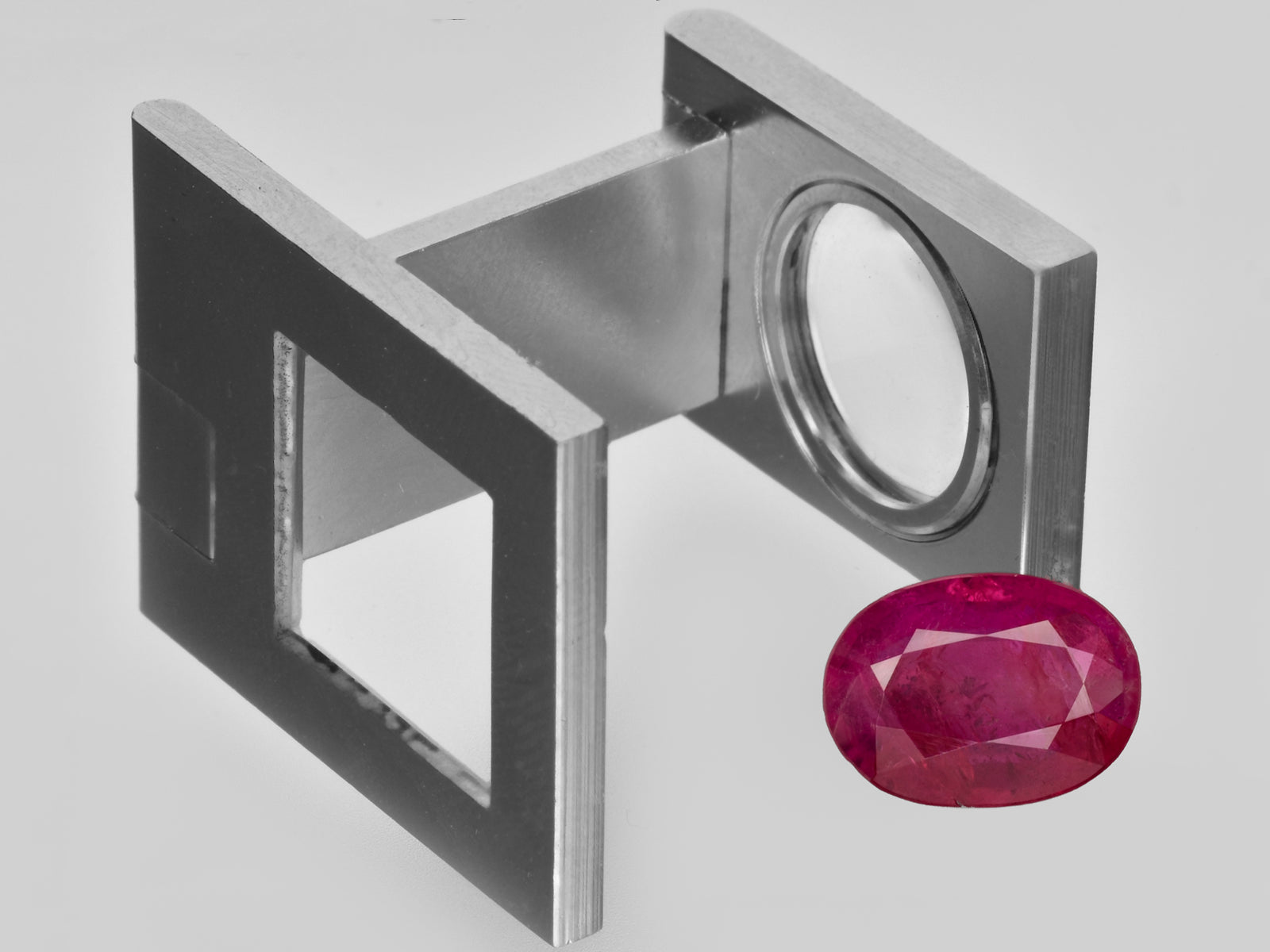 8801687-oval-deep-pinkish-red-grs-tajikistan-natural-ruby-4.90-ct