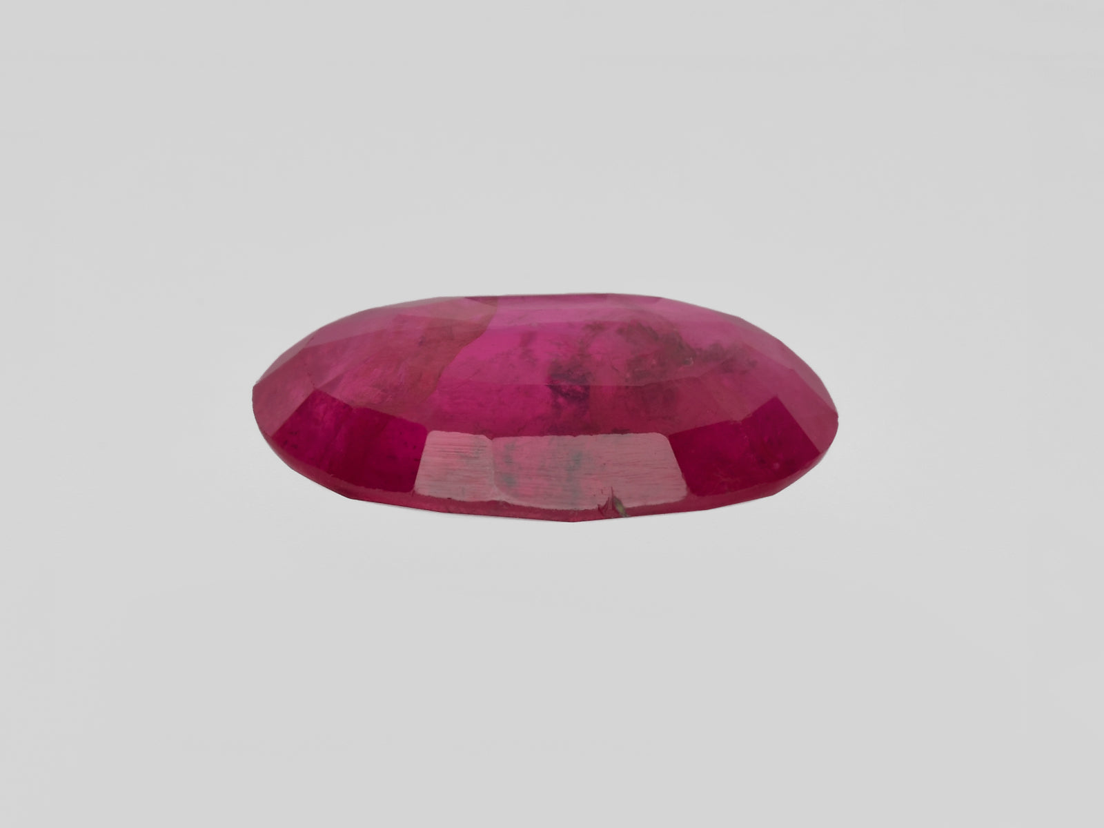 8801687-oval-deep-pinkish-red-grs-tajikistan-natural-ruby-4.90-ct