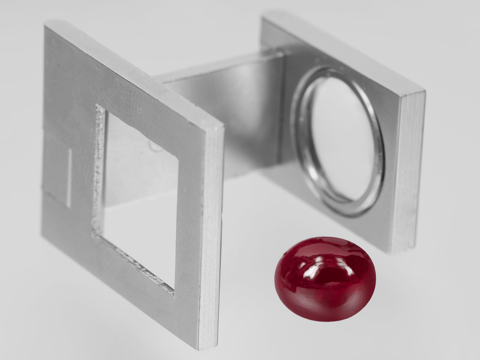 8801690-cabochon-pigeon-blood-red-grs-kashmir-natural-ruby-5.04-ct