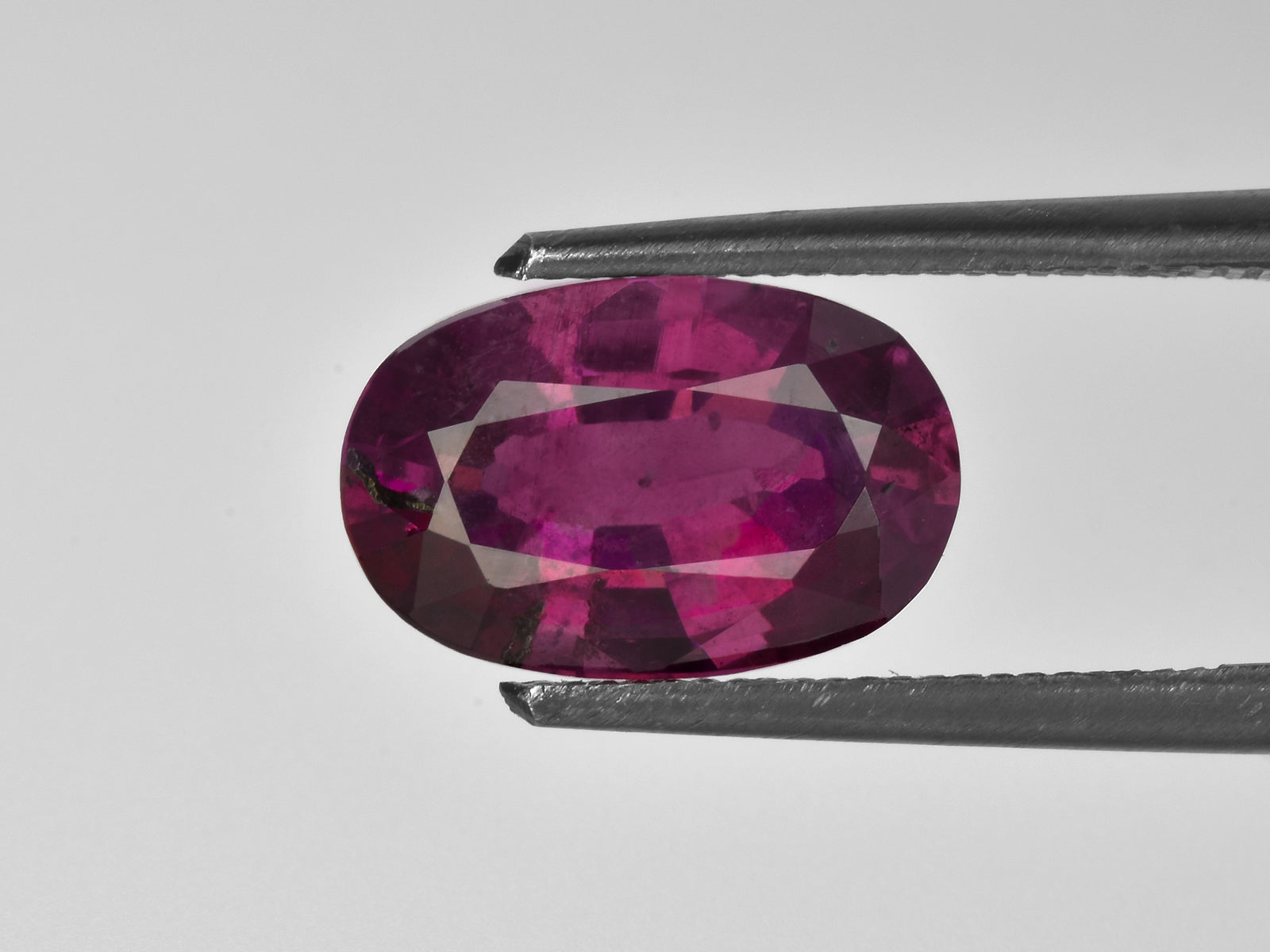 8801694-oval-intense-purplish-red-grs-kashmir-natural-ruby-3.87-ct