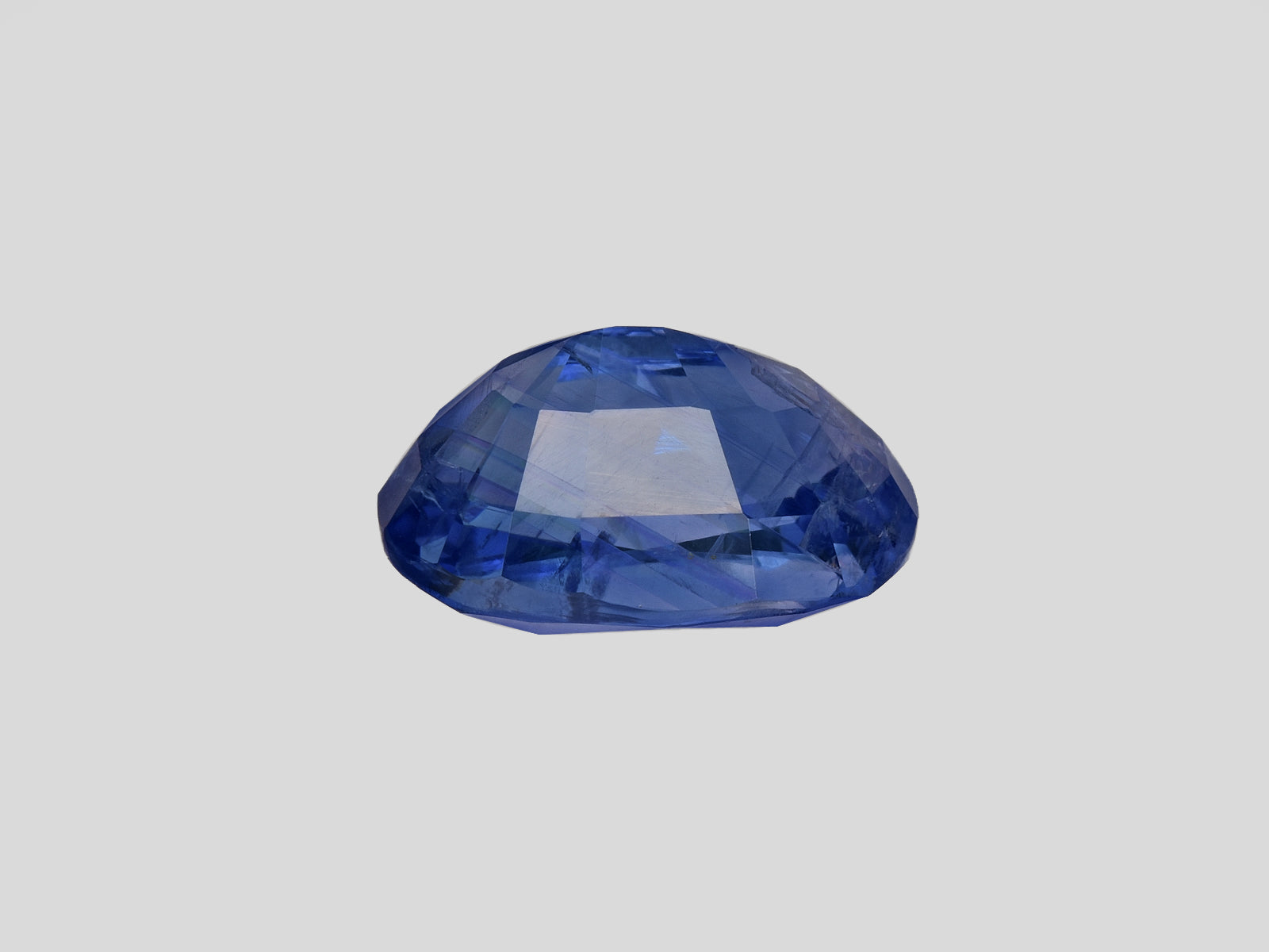 8801695-oval-intense-blue-grs-kashmir-natural-blue-sapphire-4.09-ct