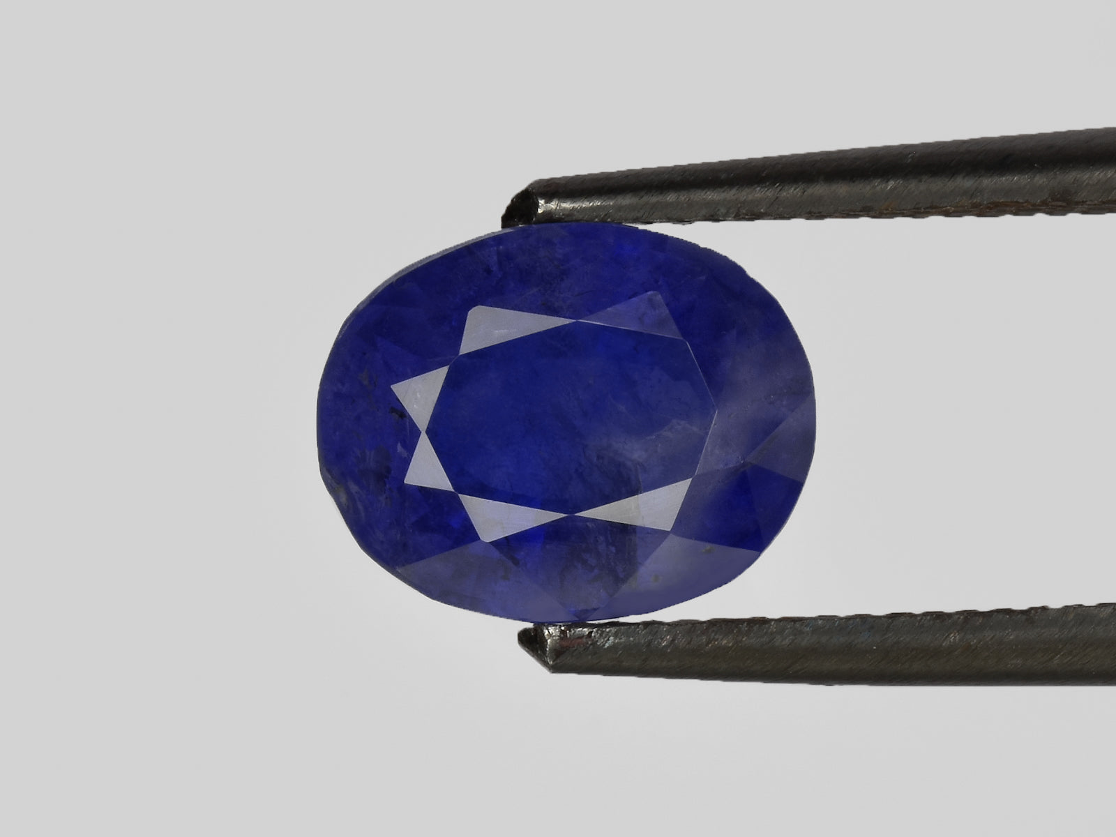 8801698-oval-deep-blue-with-violetish-hue-grs-kashmir-natural-blue-sapphire-3.06-ct