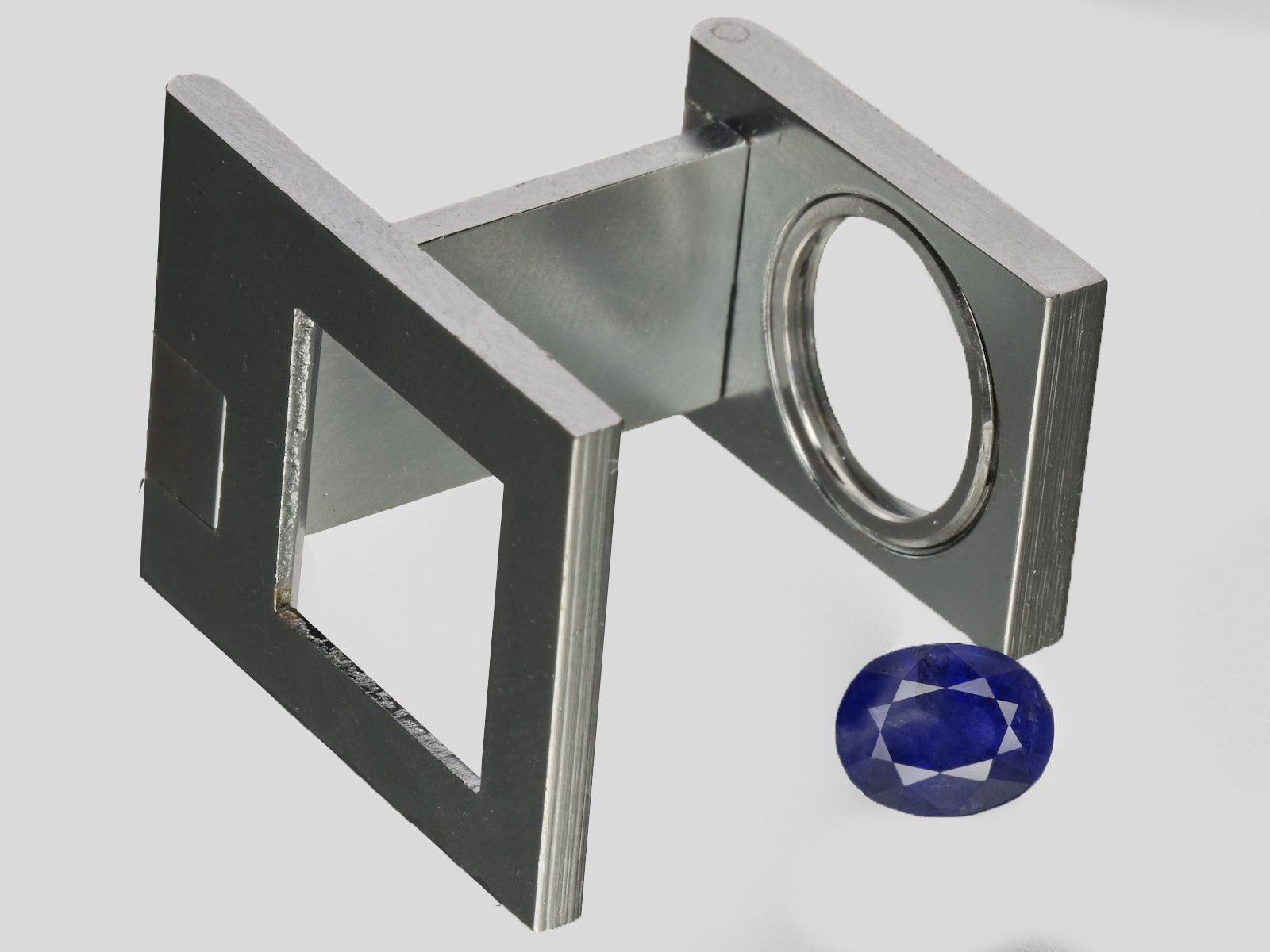 8801698-oval-deep-blue-with-violetish-hue-grs-kashmir-natural-blue-sapphire-3.06-ct