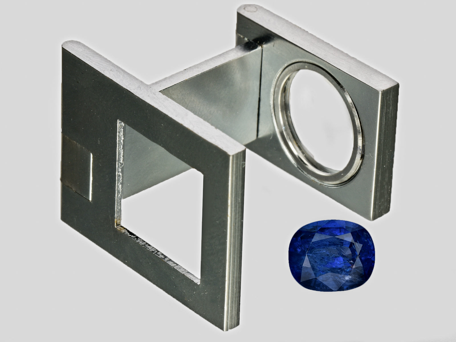 8801699-oval-royal-blue-grs-kashmir-natural-blue-sapphire-4.36-ct