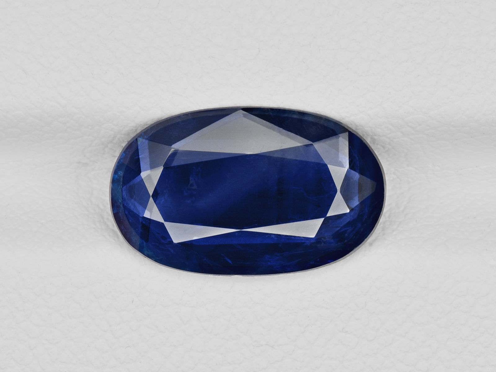 8801700-oval-deep-blue-grs-kashmir-natural-blue-sapphire-3.78-ct