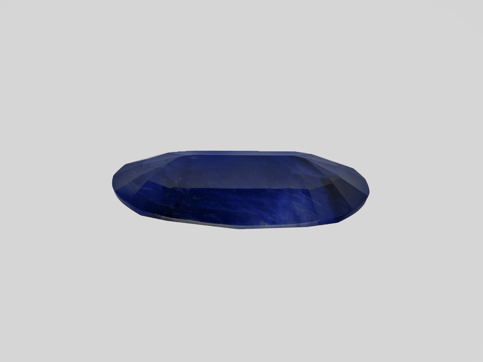 8801700-oval-deep-blue-grs-kashmir-natural-blue-sapphire-3.78-ct